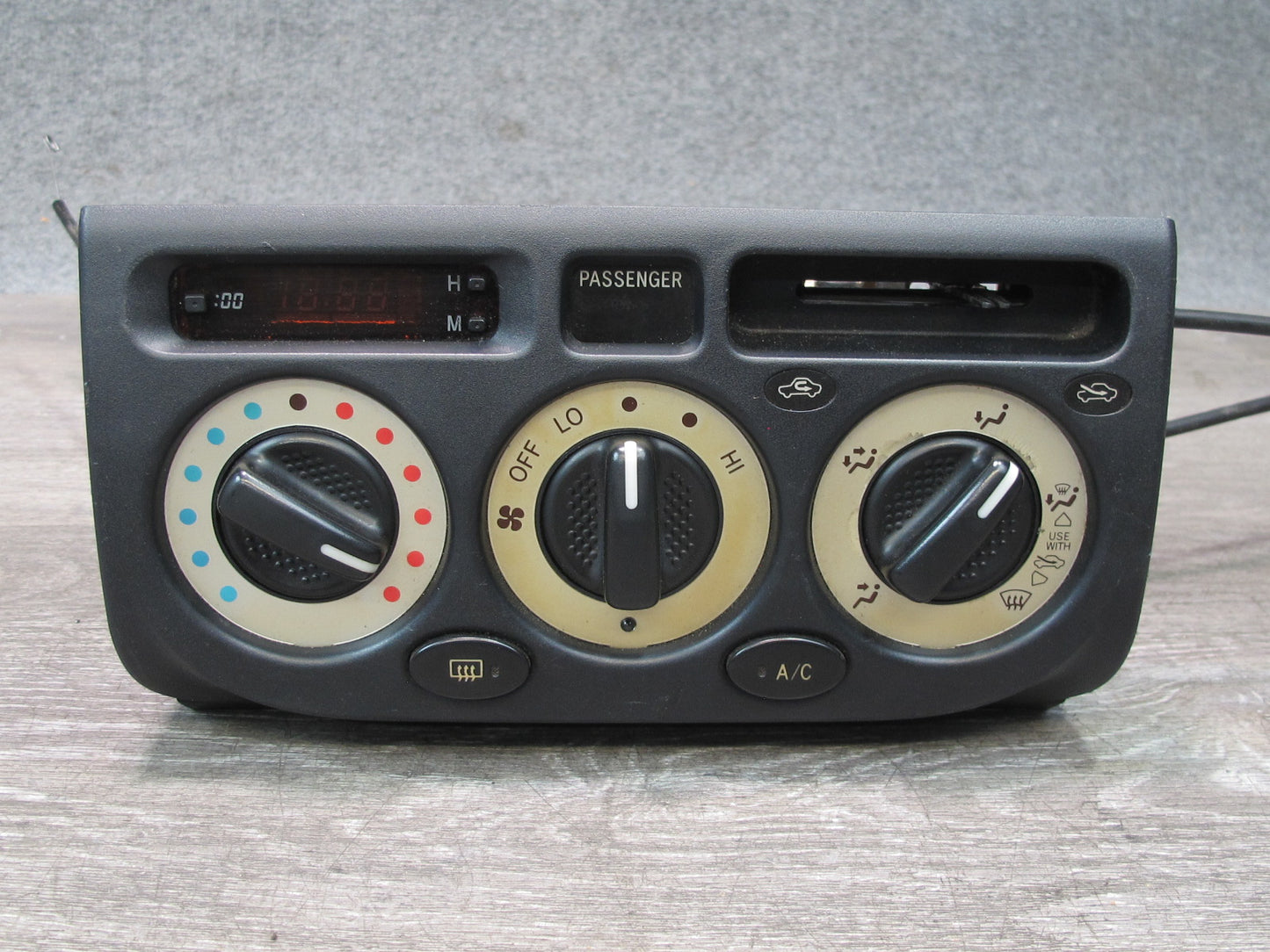 00-05 Toyota MR2 Spyder ZZW30L A/C Heater Climate Control Switch Panel OEM