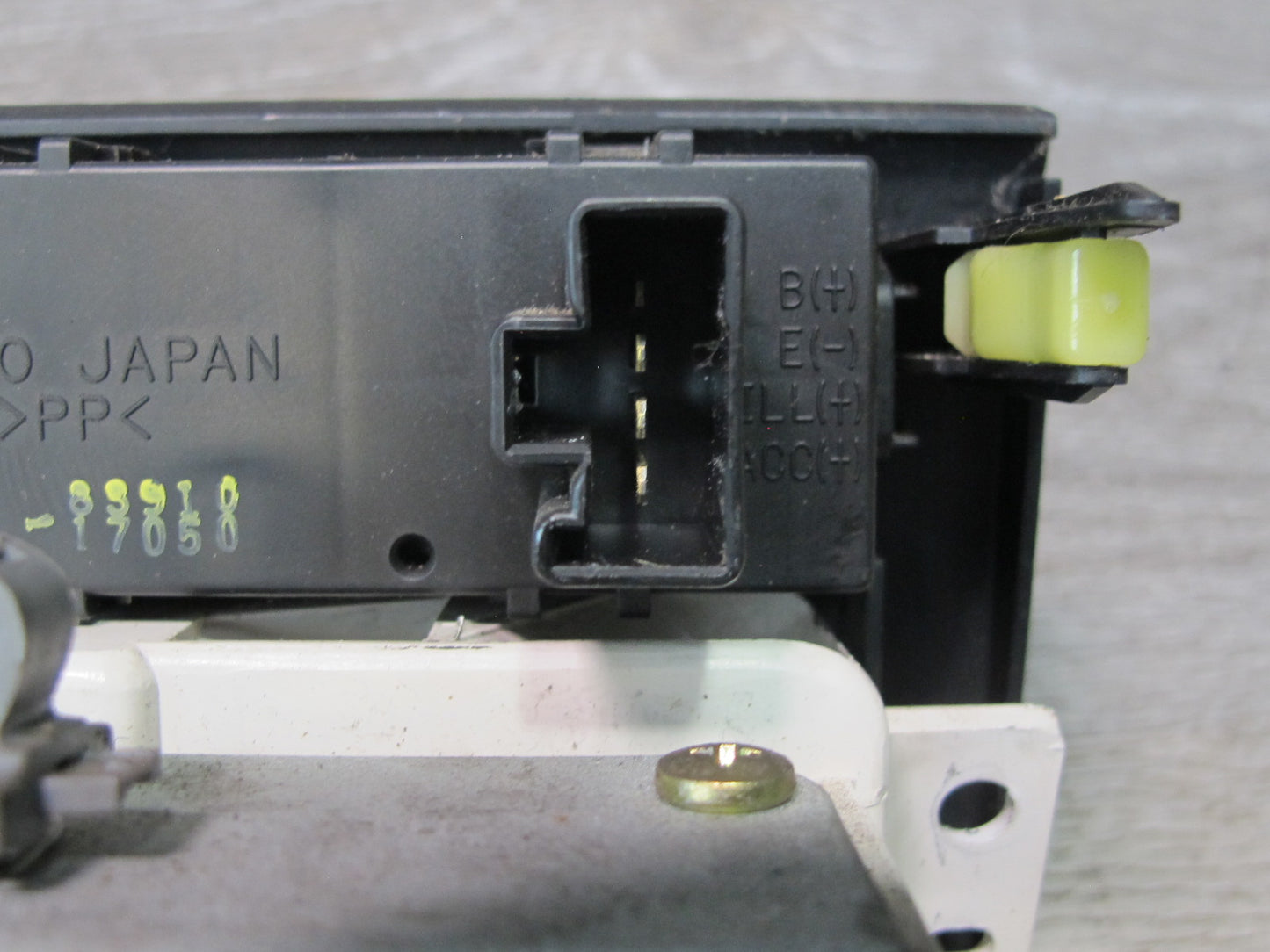 00-05 Toyota MR2 Spyder ZZW30L A/C Heater Climate Control Switch Panel OEM