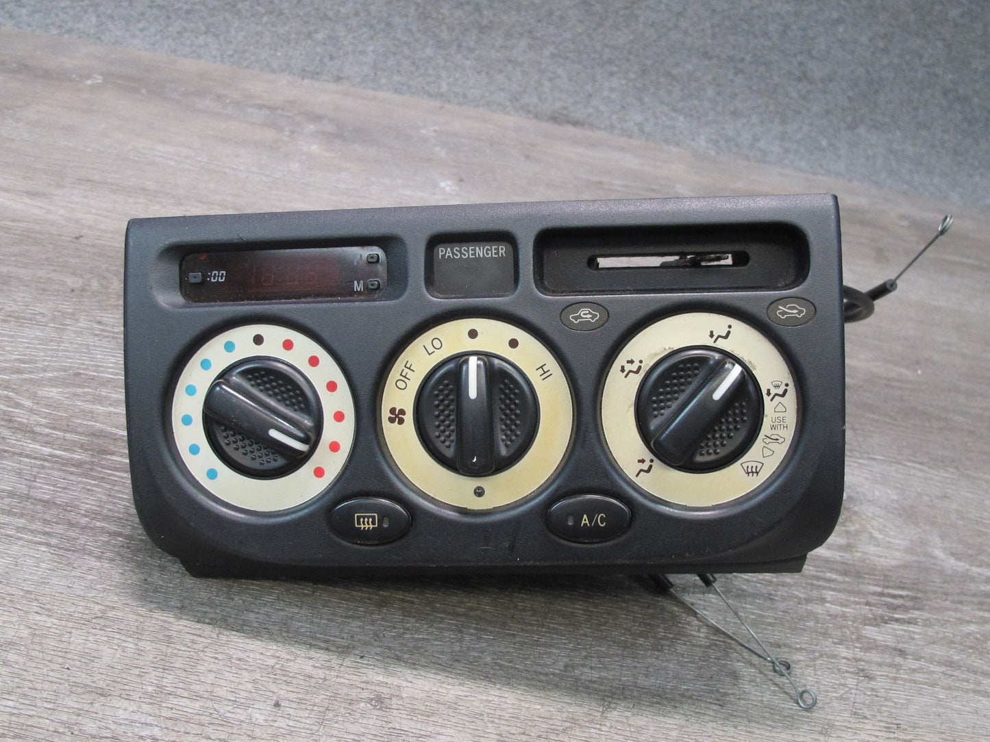 00-05 Toyota MR2 Spyder ZZW30L A/C Heater Climate Control Switch Panel OEM