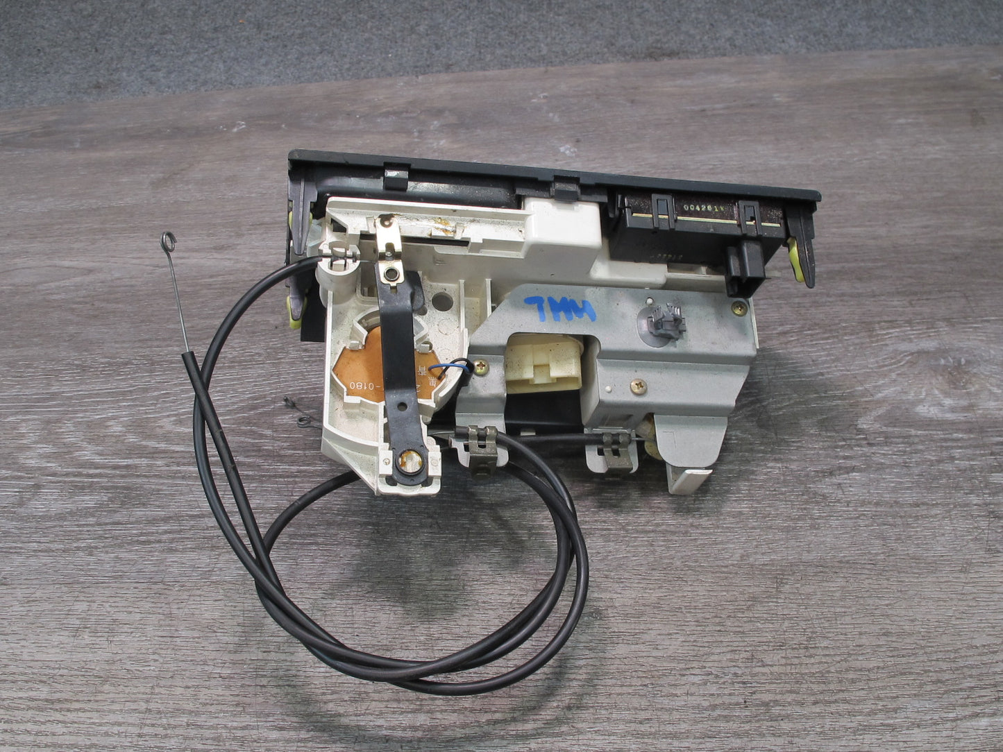 00-05 Toyota MR2 Spyder ZZW30L A/C Heater Climate Control Switch Panel OEM