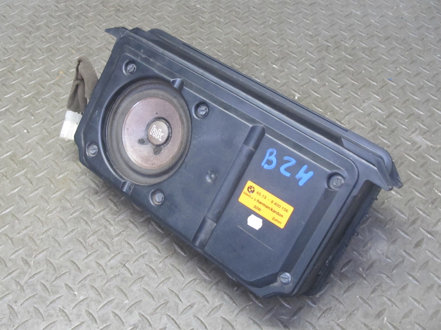 98-99 BMW E36/7 Z3 Roadster Rear Harman Kardon Subwoofer Box Speaker OEM