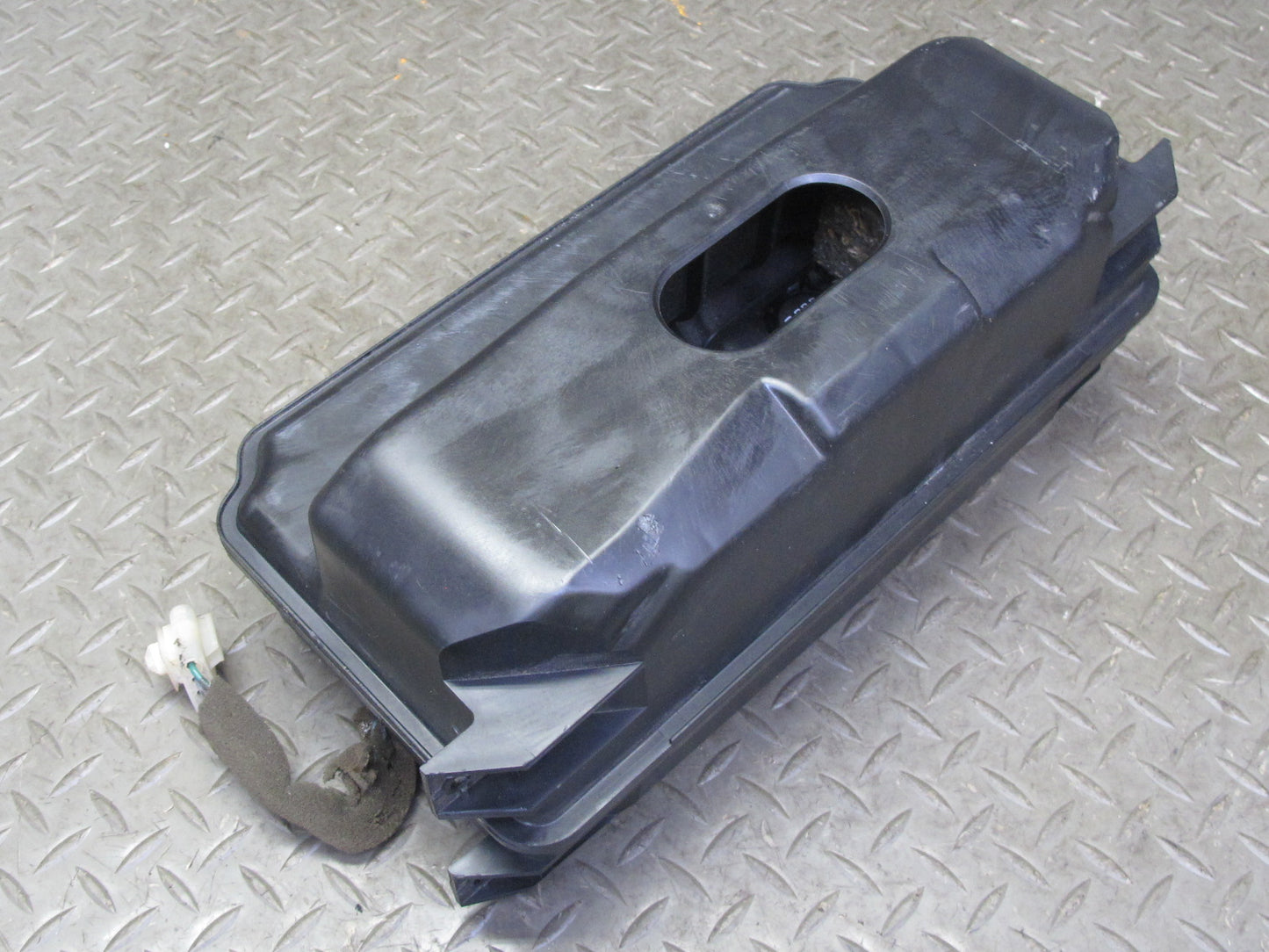 98-99 BMW E36/7 Z3 Roadster Rear Harman Kardon Subwoofer Box Speaker OEM