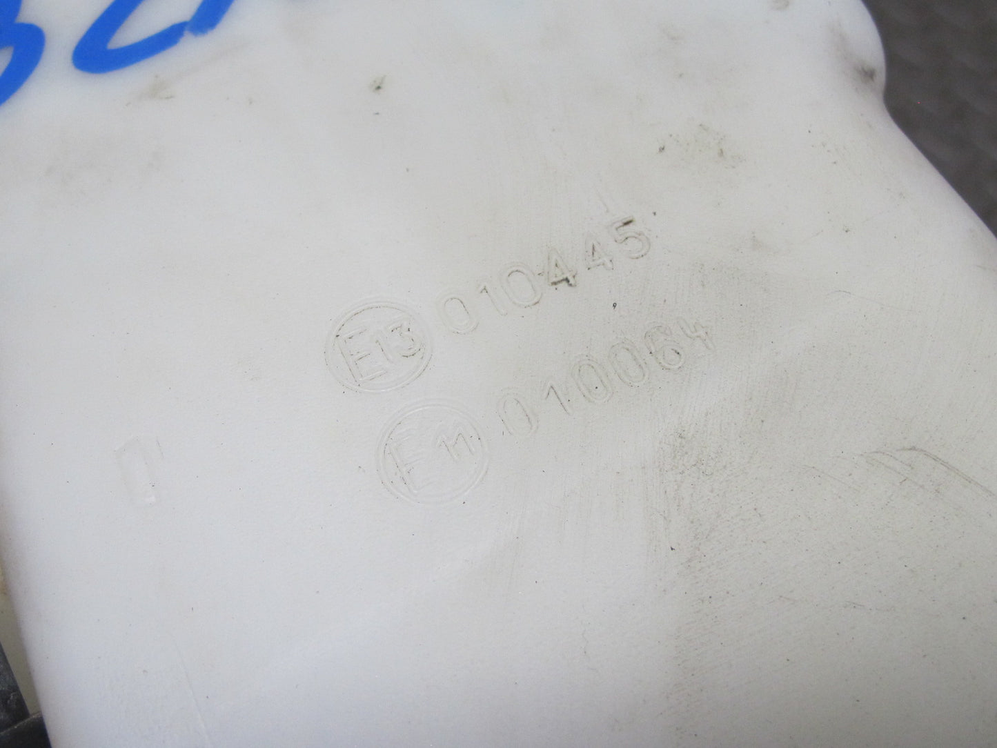 98-02 BMW E36/7 Z3 Windshied Washer Fluid Reservoir Tank w Pump OEM