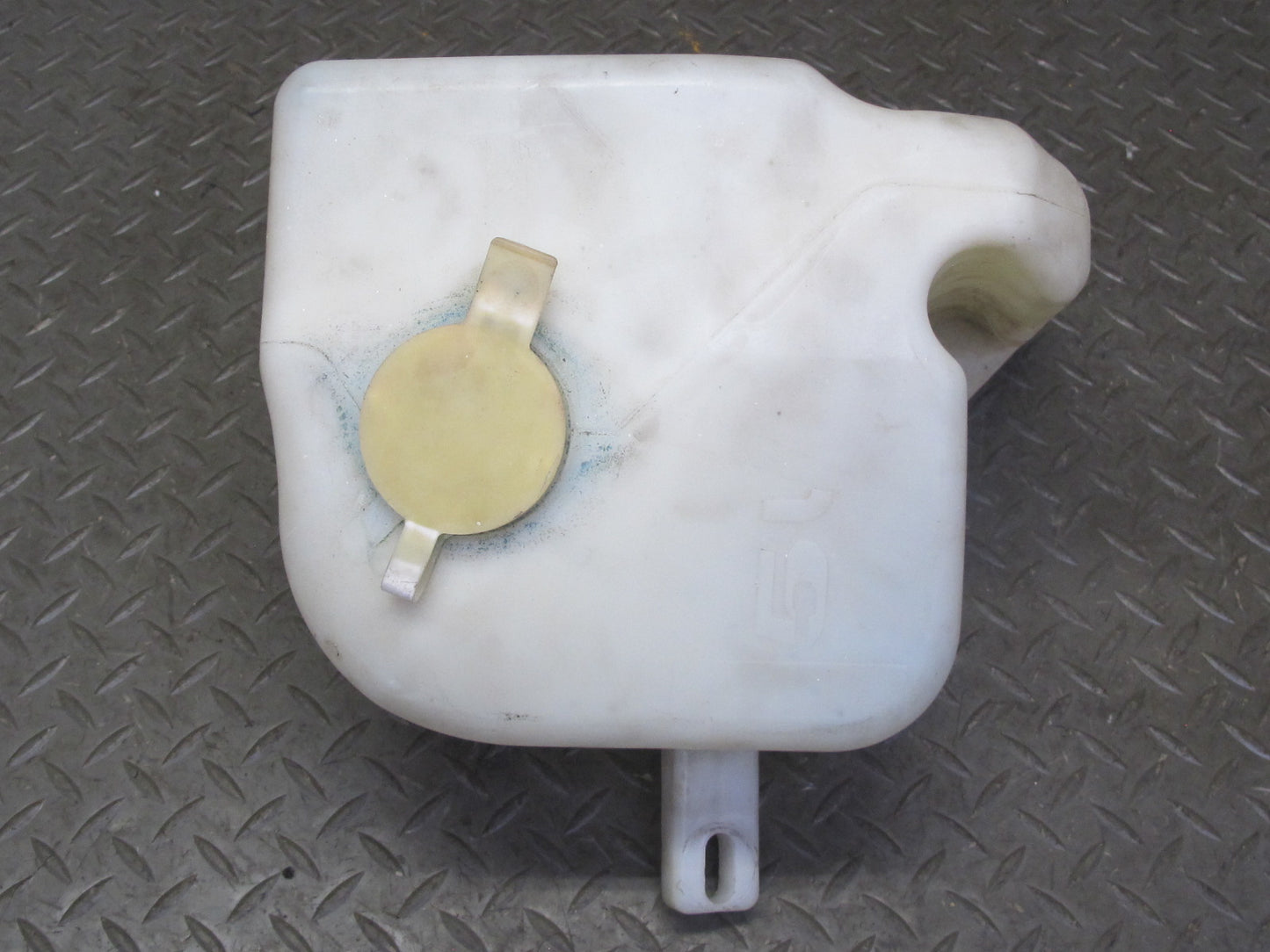 98-02 BMW E36/7 Z3 Windshied Washer Fluid Reservoir Tank w Pump OEM