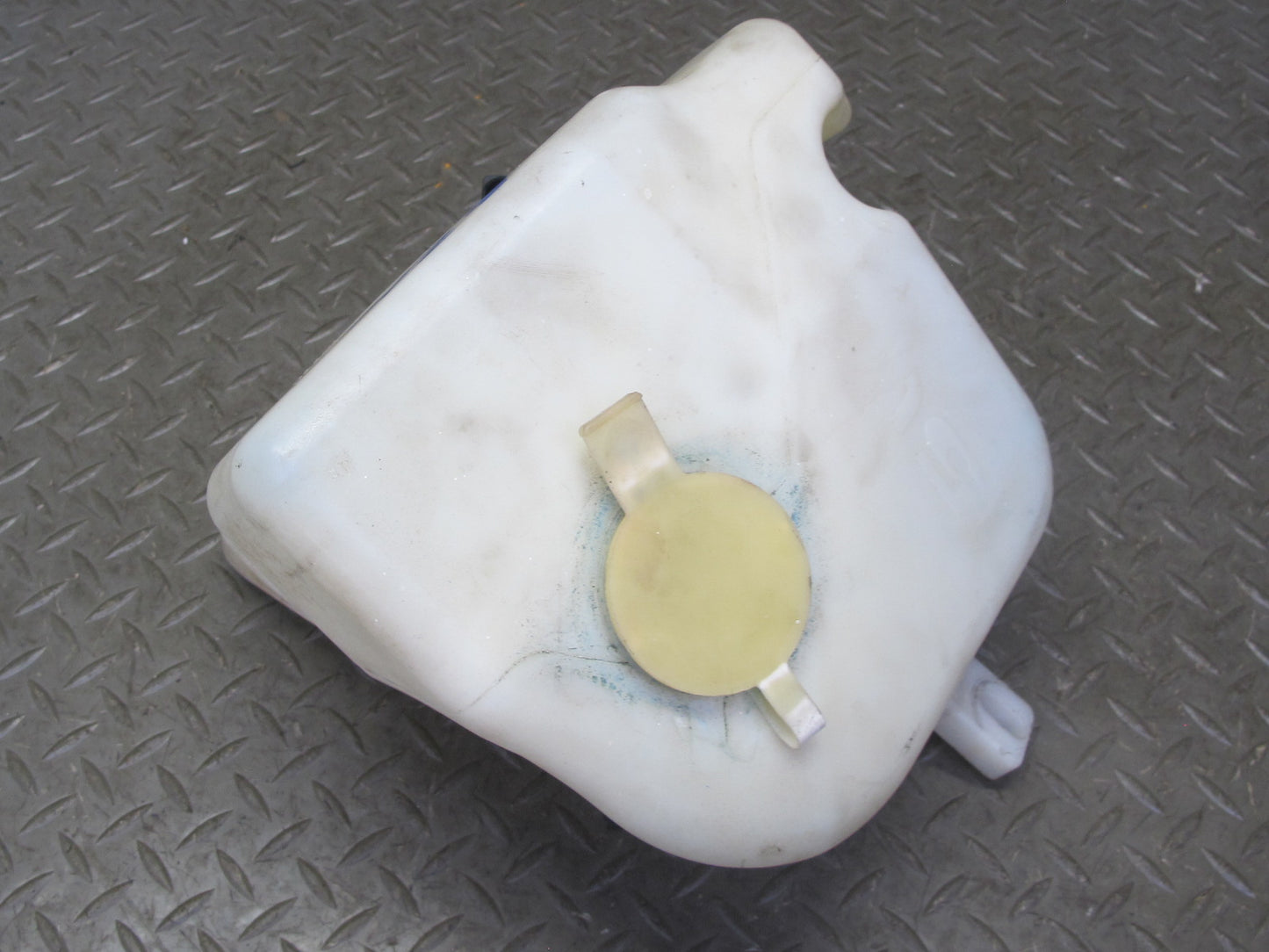 98-02 BMW E36/7 Z3 Windshied Washer Fluid Reservoir Tank w Pump OEM