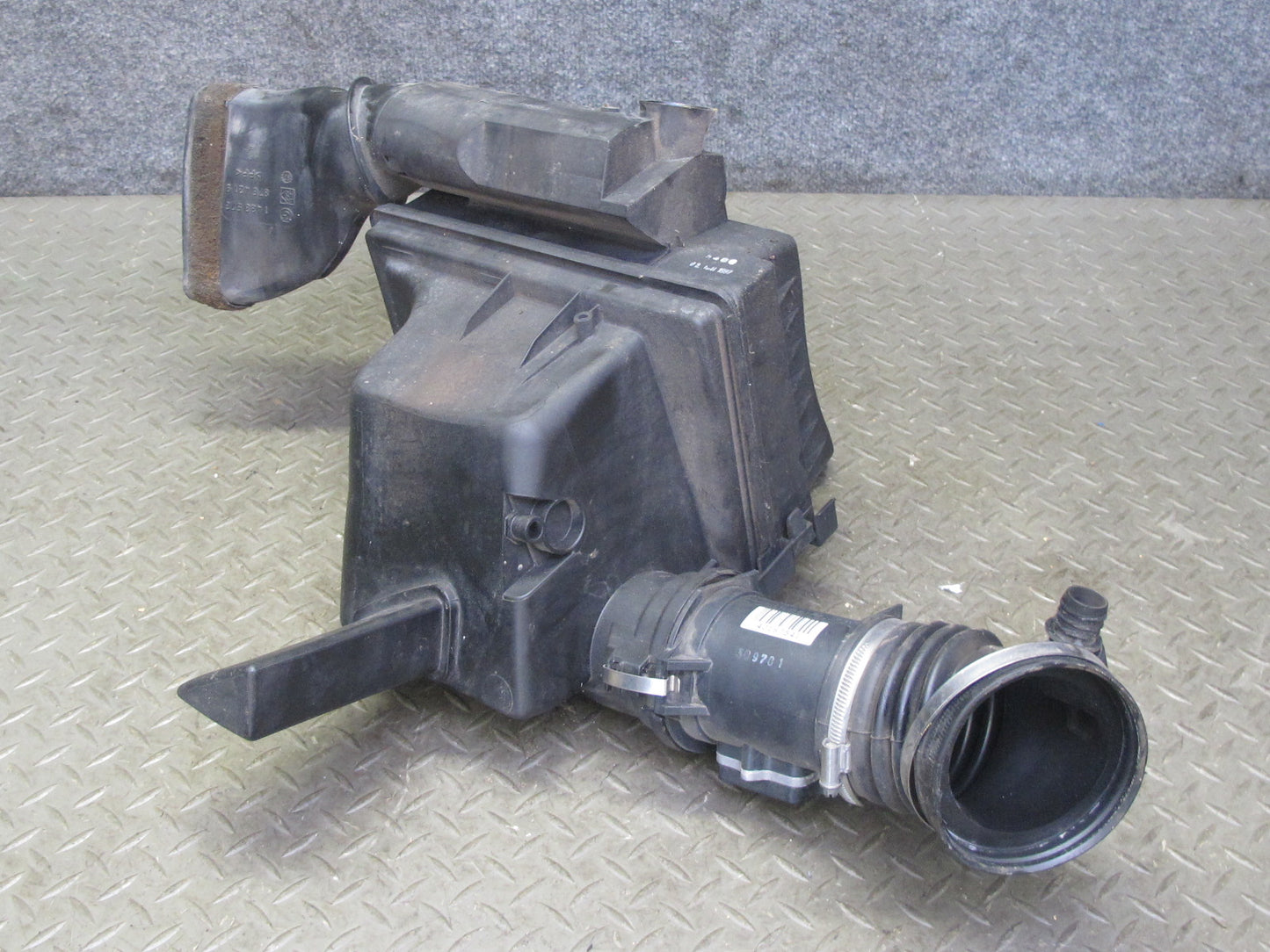 97-99 BMW E36/7 Z3 M52 2.8L Air Intake Cleaner Filter w Mass Air MAF Sensor OEM