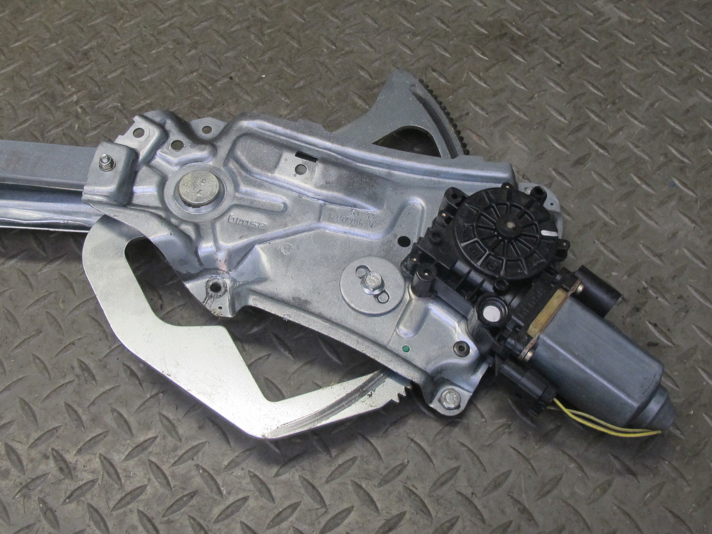 96-02 BMW E36/7 Z3 Roadster Right Passenger Door Window Regulator w Motor OEM