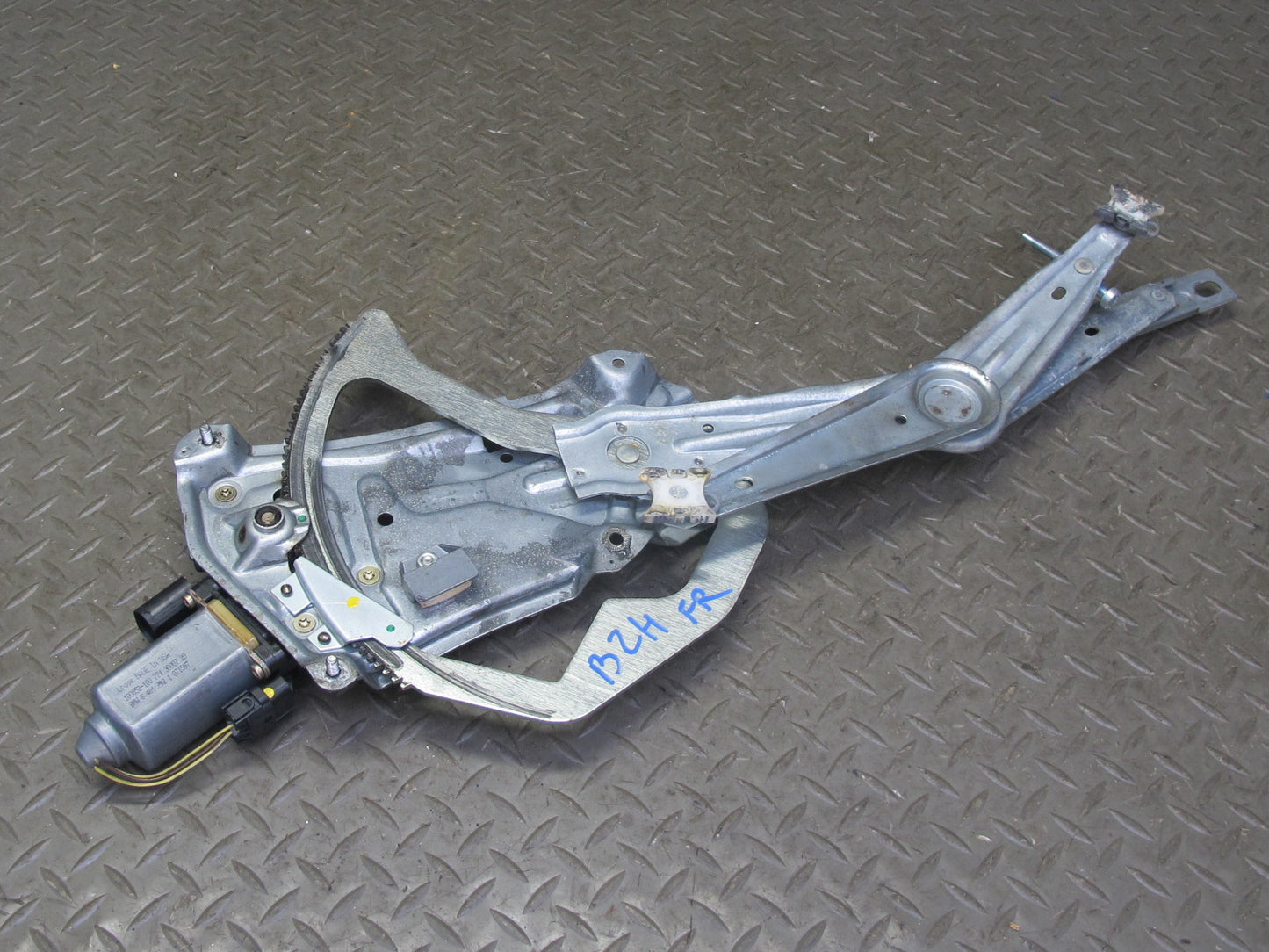 96-02 BMW E36/7 Z3 Roadster Right Passenger Door Window Regulator w Motor OEM