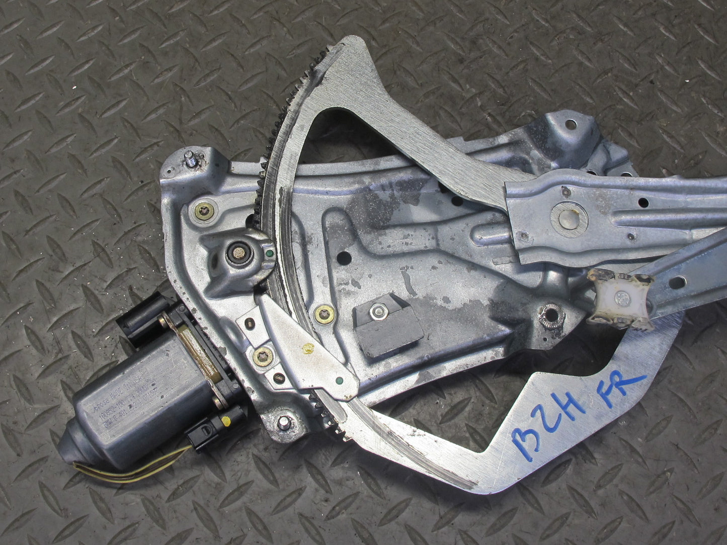 96-02 BMW E36/7 Z3 Roadster Right Passenger Door Window Regulator w Motor OEM