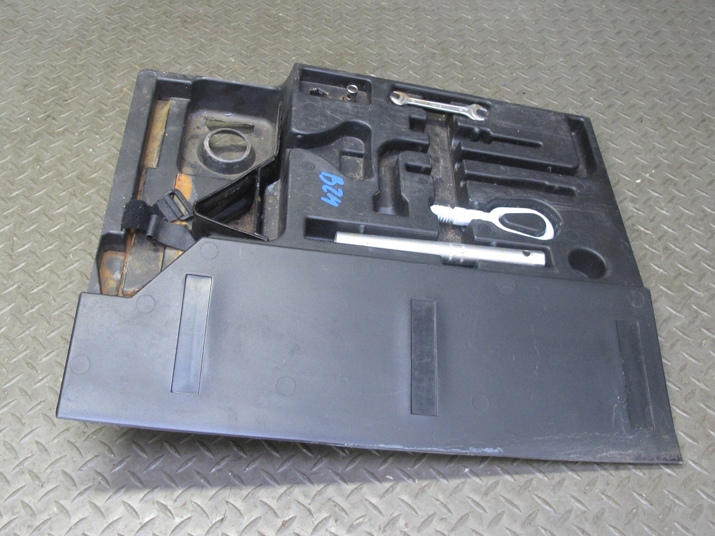 97-02 BMW E36/7 Z3 Roadster Spare Tire Tool KIT Tray Holder Set OEM