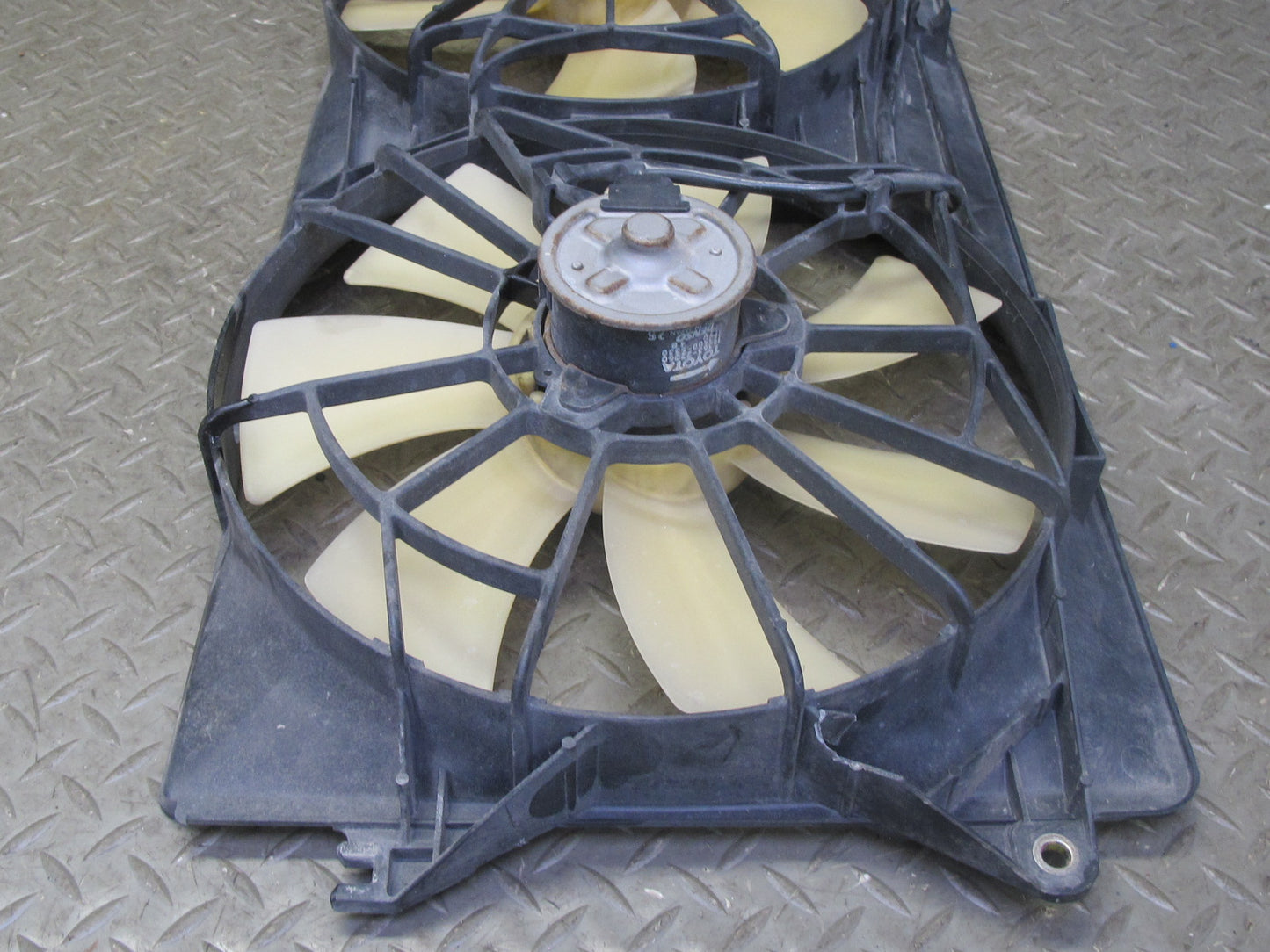 00-05 Toyota MR2 Spyder ZZW30L Engine Radiator Cooling Fan Motor Shroud OEM