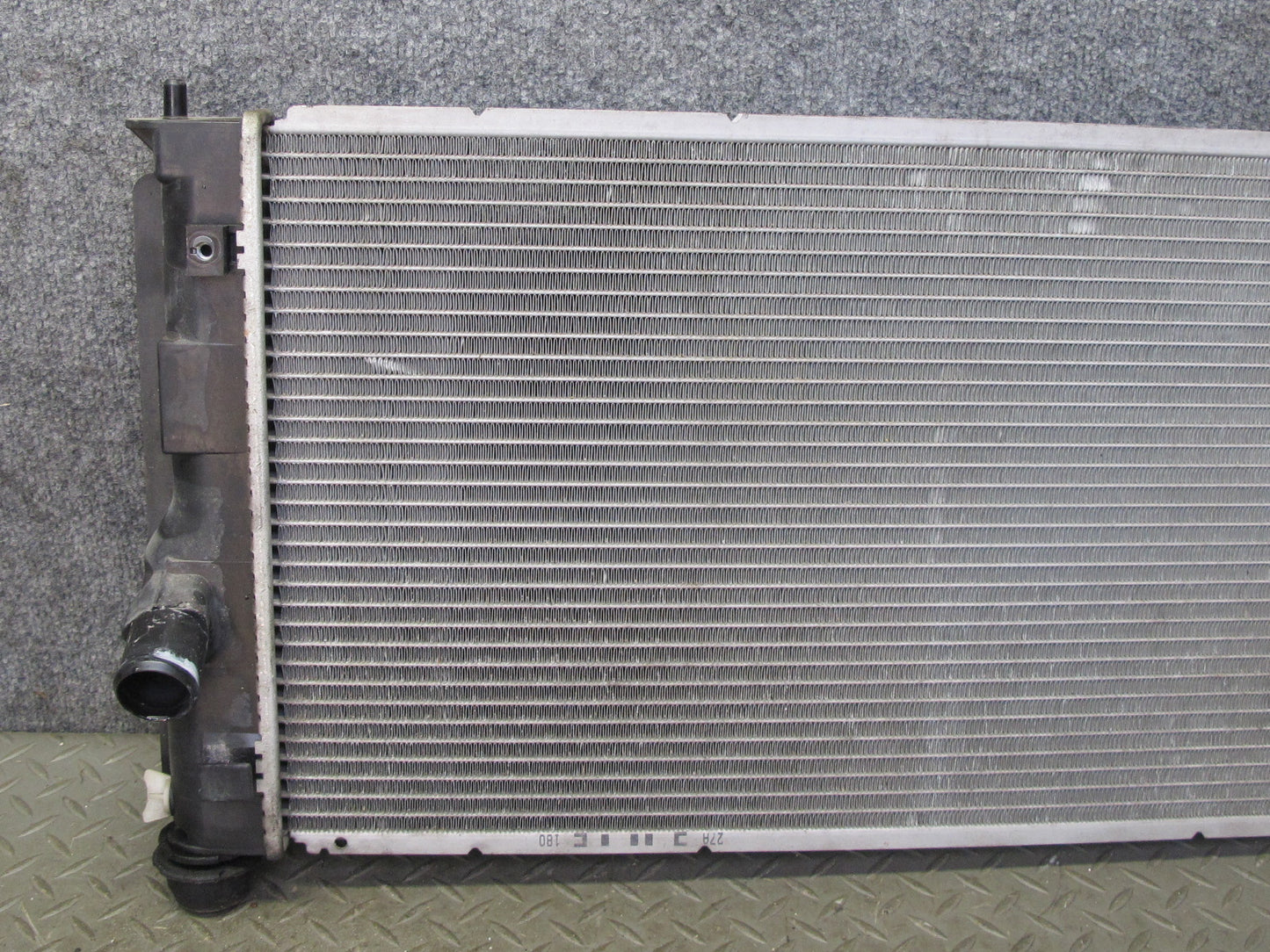 00-05 Toyota MR2 Spyder ZZW30L Engine Cooling Radiator 422132-1801 OEM