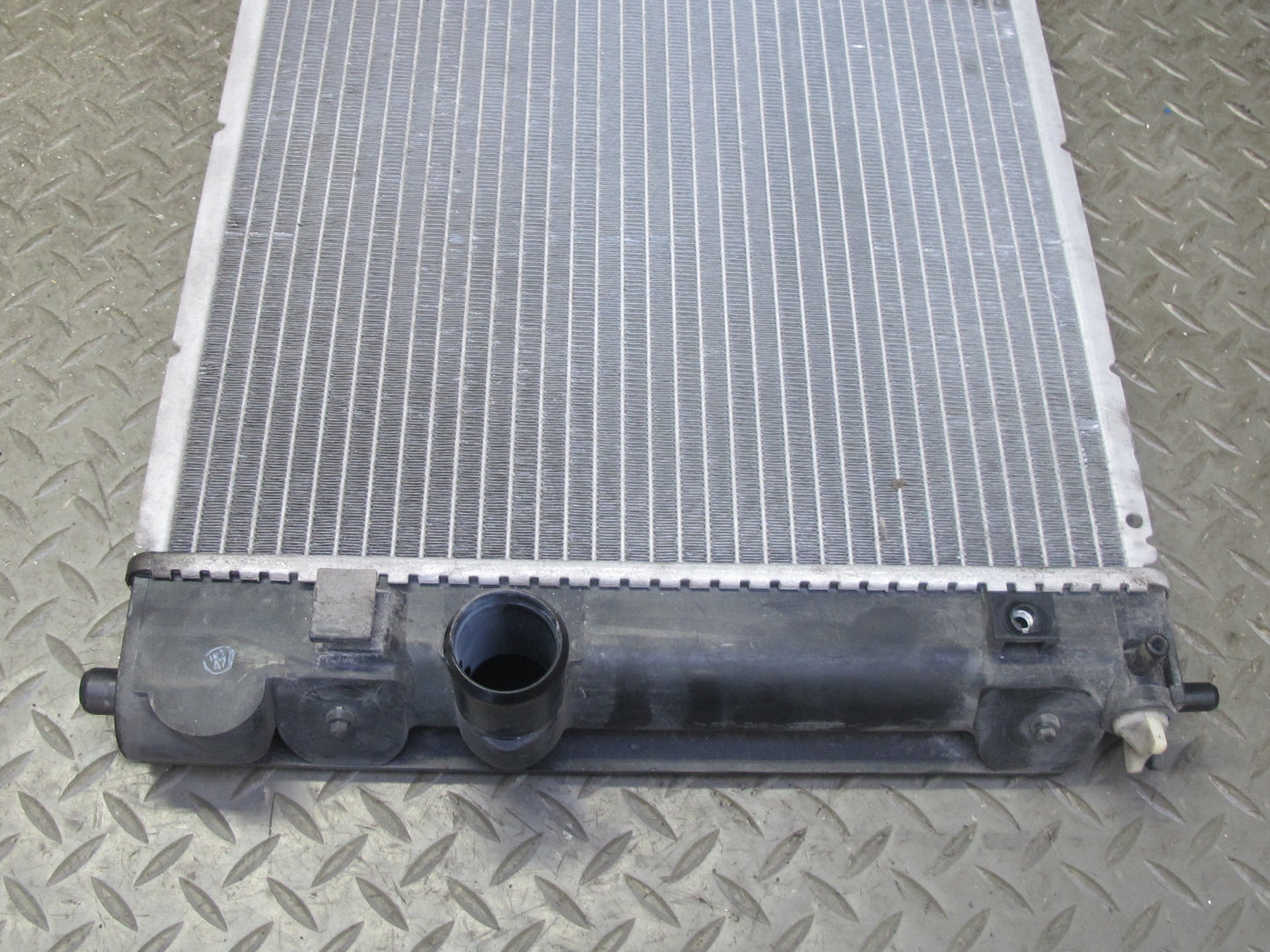 00-05 Toyota MR2 Spyder ZZW30L Engine Cooling Radiator 422132-1801 OEM