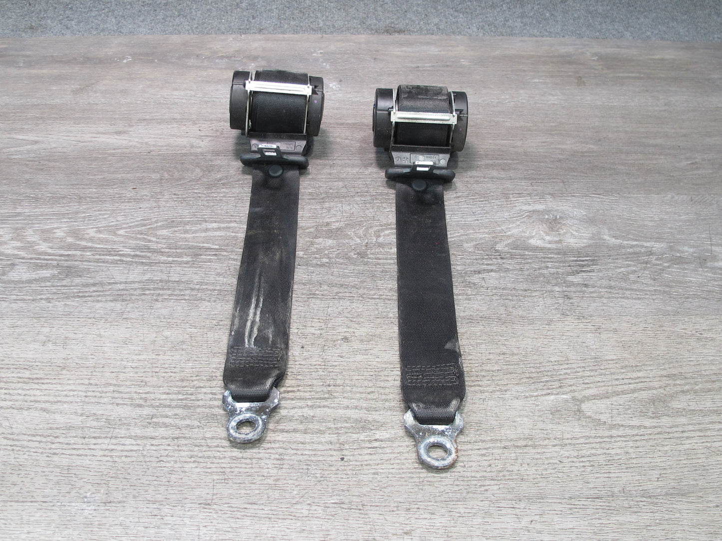 02-05 PORSCHE 911 CARRERA 996 CONVERTIBLE REAR RIGHT & LEFT SIDE SEATBELT RETRACTOR SET OEM