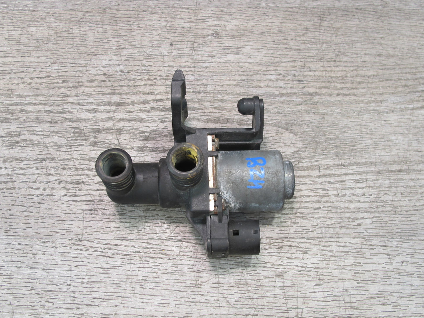 97-02 BMW E36/7 Z3 Heater Control Water Valve 8375443 OEM
