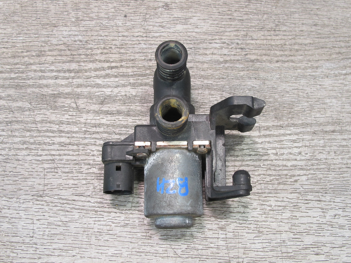 97-02 BMW E36/7 Z3 Heater Control Water Valve 8375443 OEM