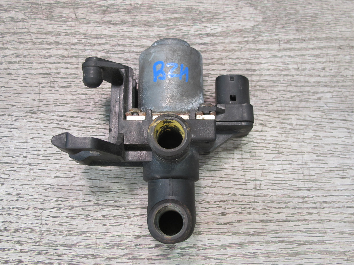 97-02 BMW E36/7 Z3 Heater Control Water Valve 8375443 OEM