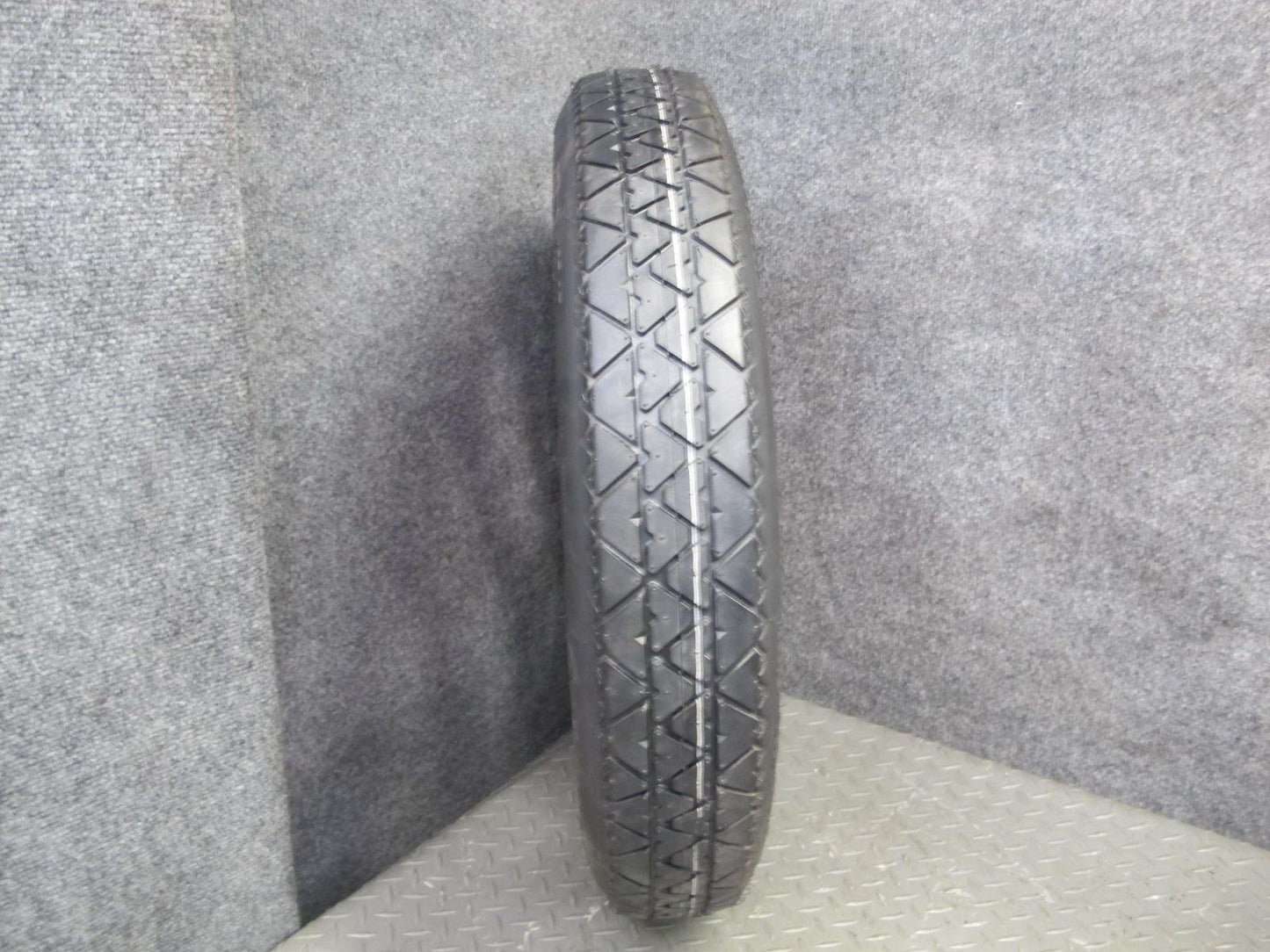 1999-2005 Porsche 911 996 Emergency Spare Tire Wheel 17x3.5 ET19 Conti 105/95
