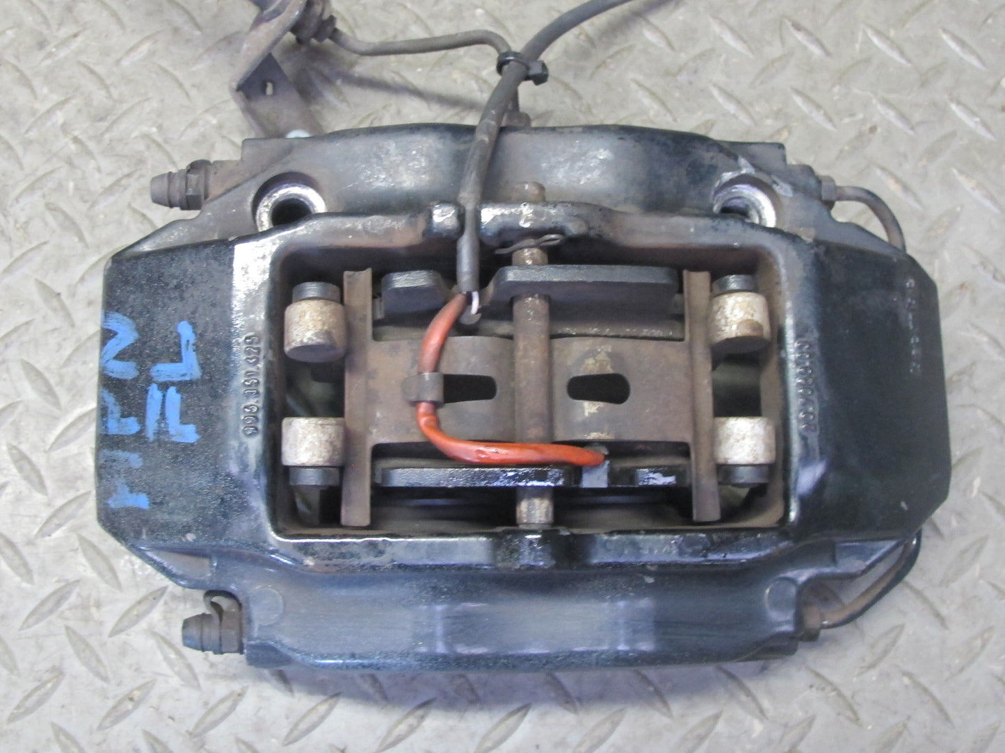 2000-2005 Porsche 911 Carrera 996 RWD Front Left Right Brembo Brake Caliper Set