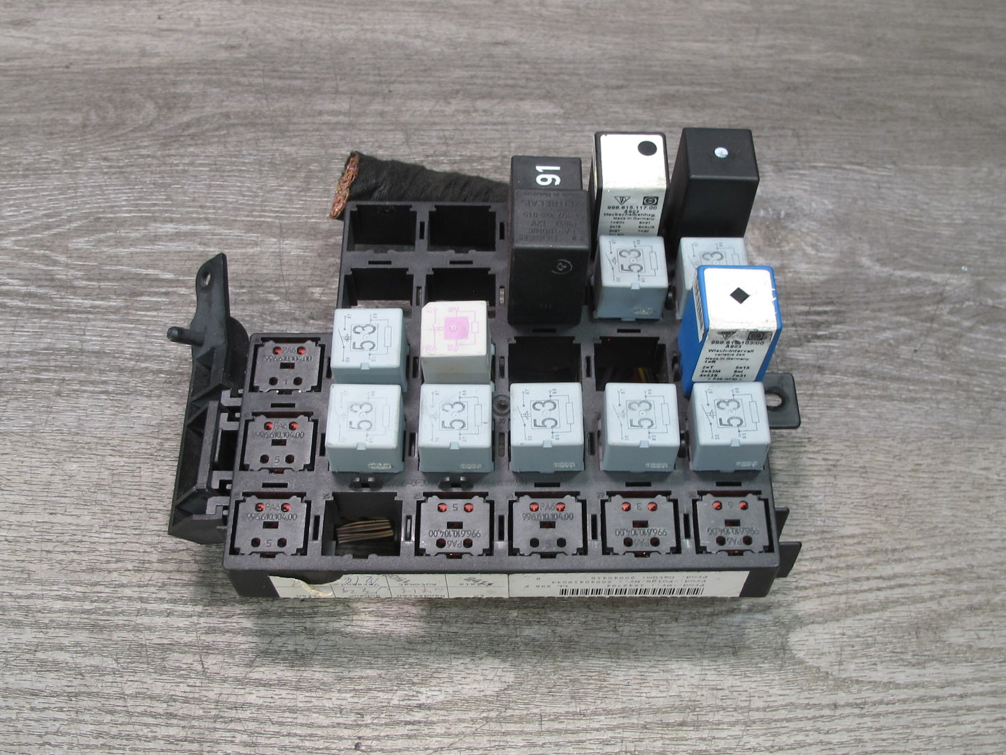 2002-2005 Porsche 911 Carrera 996 Junction Fuse Relay Box Module Unit