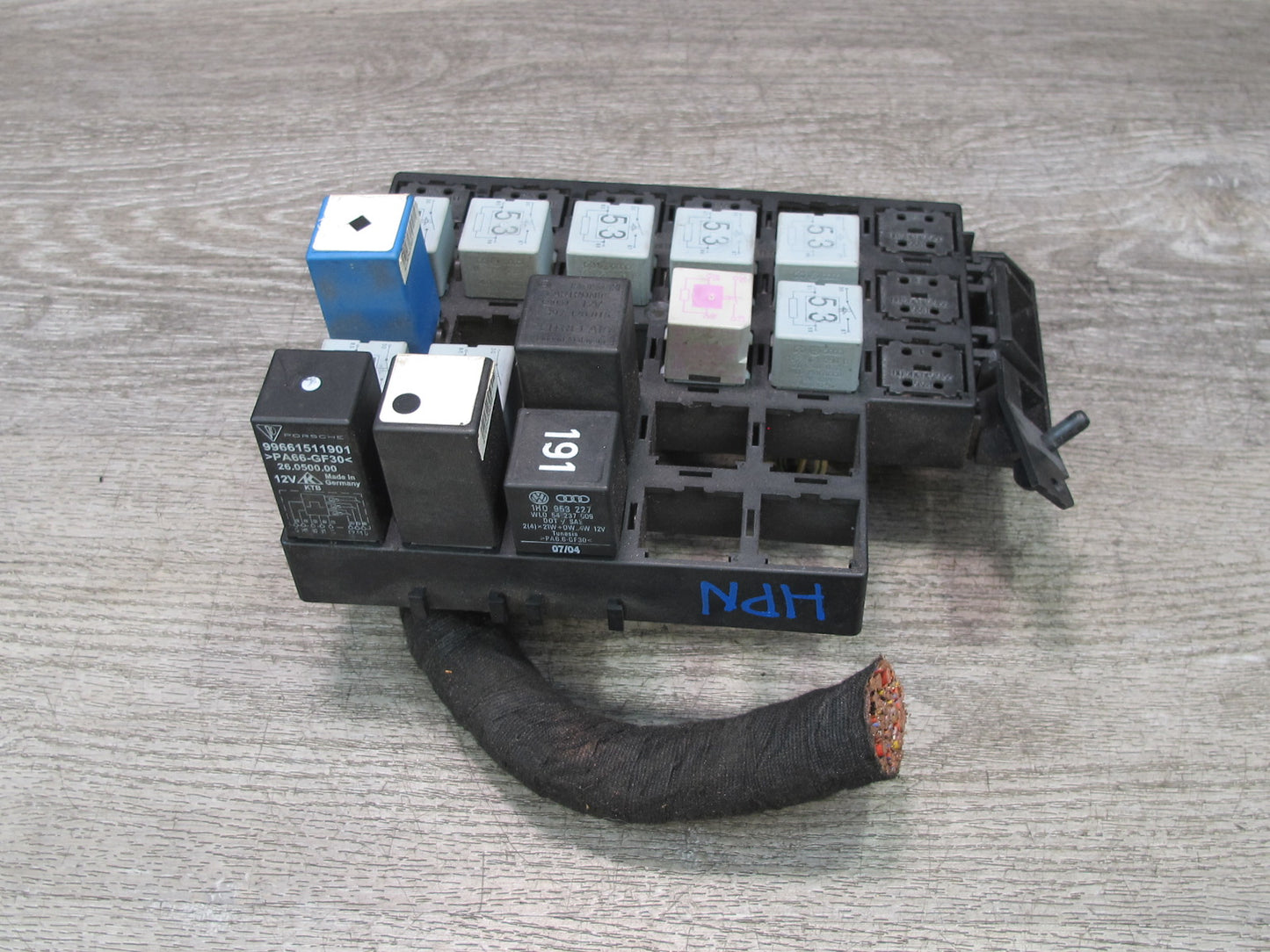 2002-2005 Porsche 911 Carrera 996 Junction Fuse Relay Box Module Unit