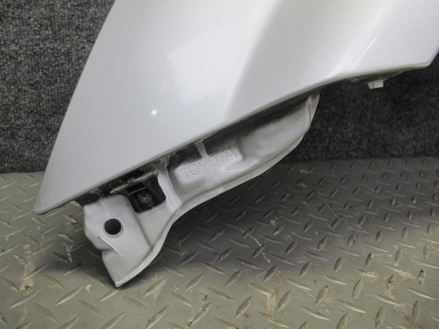 00-05 Toyota MR2 Spyder ZZW30L Front Left Fender Shell Panel Cover OEM
