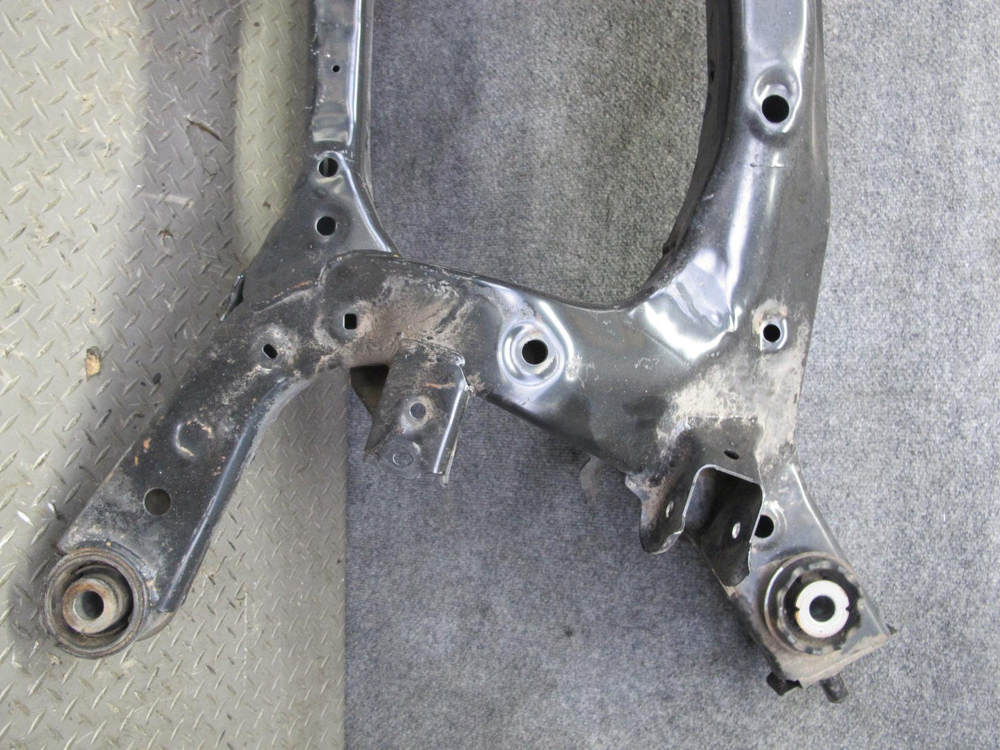 09-20 Nissan Z34 370Z Rear Suspension Subframe Crossmember Carrier OEM