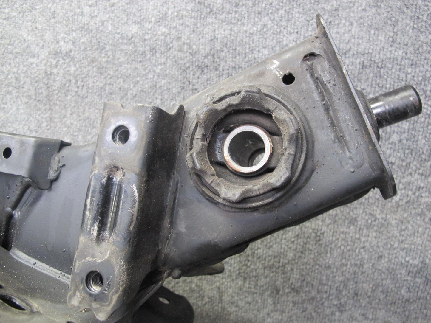 09-20 Nissan Z34 370Z Rear Suspension Subframe Crossmember Carrier OEM
