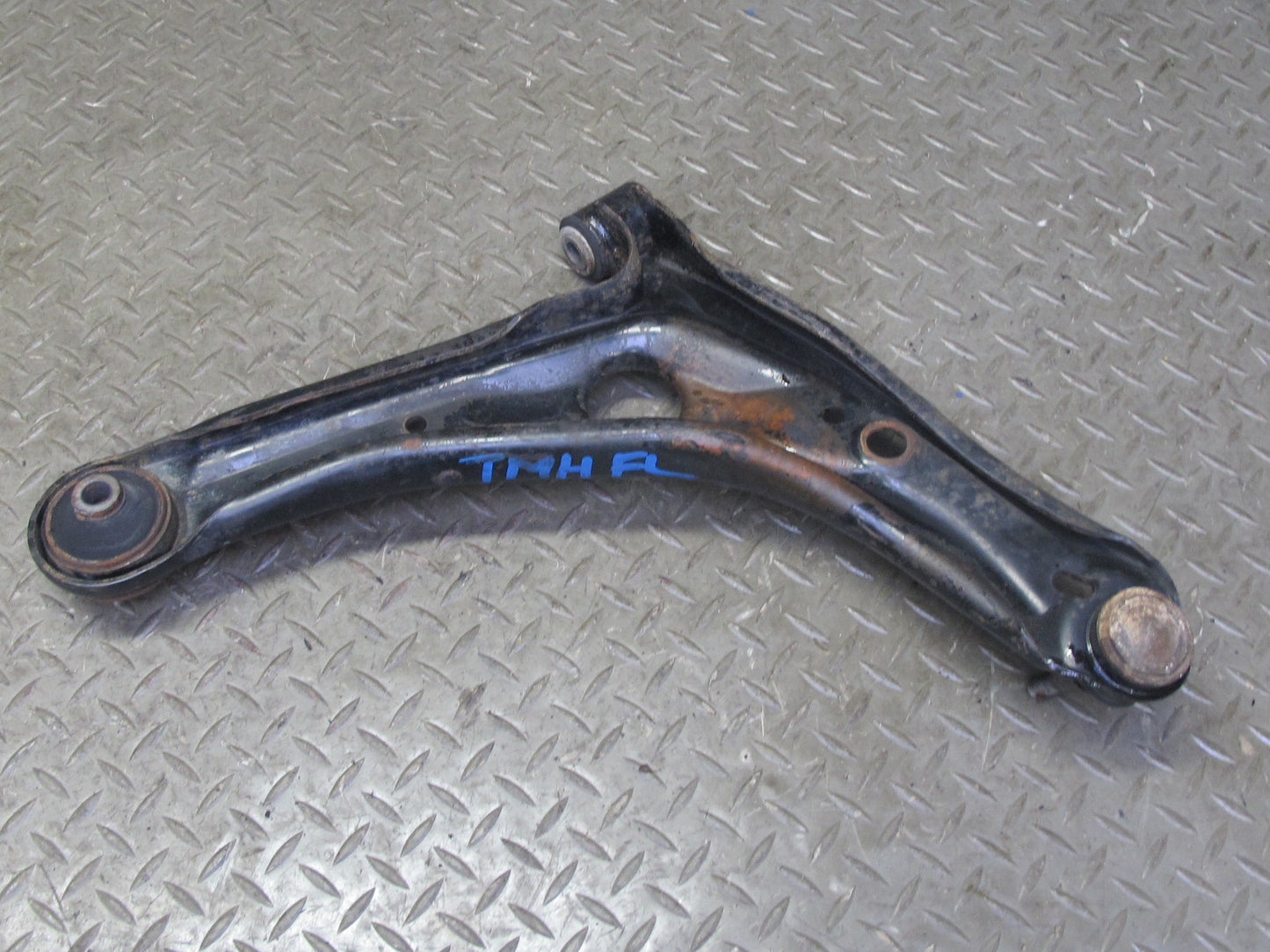 00-05 Toyota MR2 Spyder ZZW30L Front Left Suspension Lower Control Arm OEM