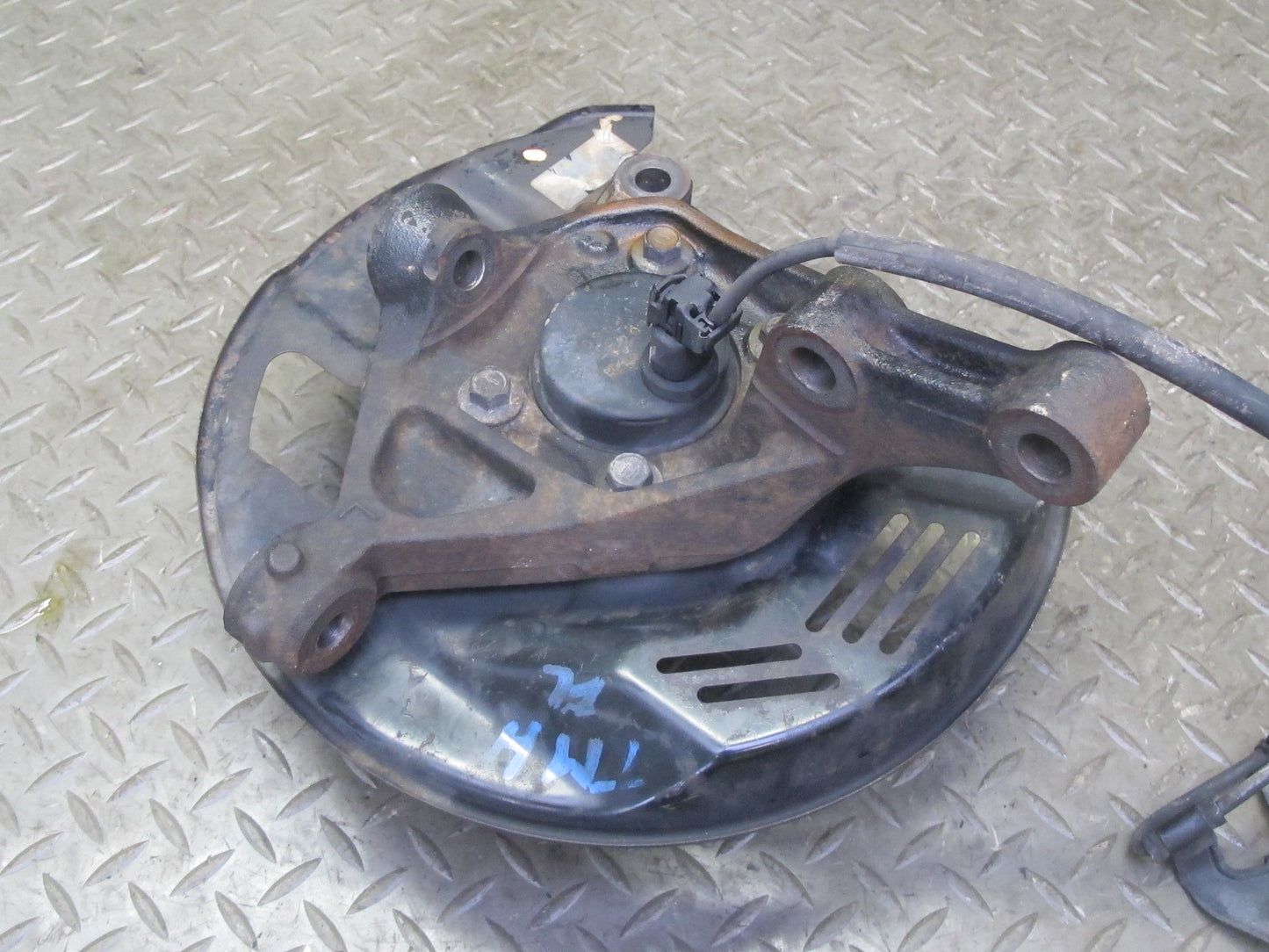 00-05 Toyota MR2 Spyder ZZW30L Front Left Spindle Knuckle Wheel Hub Bearing OEM