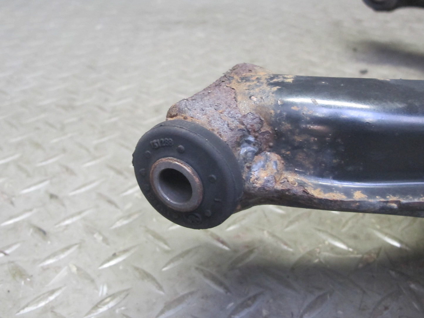 96-02 BMW E36/7 Z3 Rear Right Spindle Knuckle Wheel Hub Bearing Trailing Arm OEM
