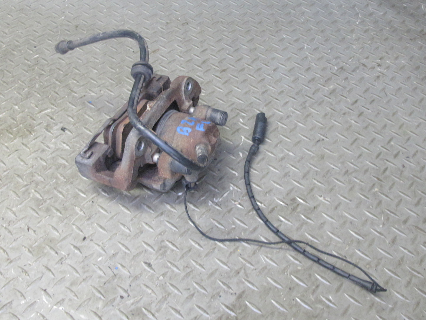 97-02 BMW E36/7 Z3 Set of 2 Front Left & Right Brake Caliper OEM