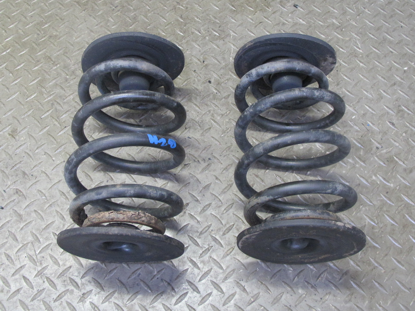 97-00 BMW E36/7 Z3 2.8L Roadster Set of 2 Rear Left & Right Coil Spring OEM