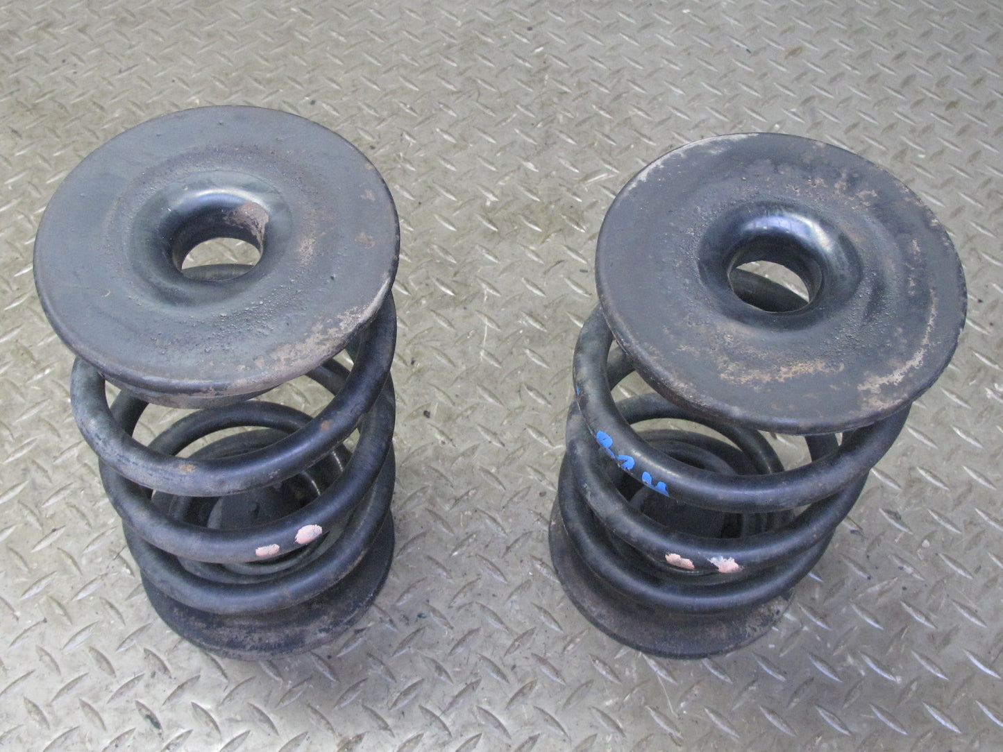 97-00 BMW E36/7 Z3 2.8L Roadster Set of 2 Rear Left & Right Coil Spring OEM