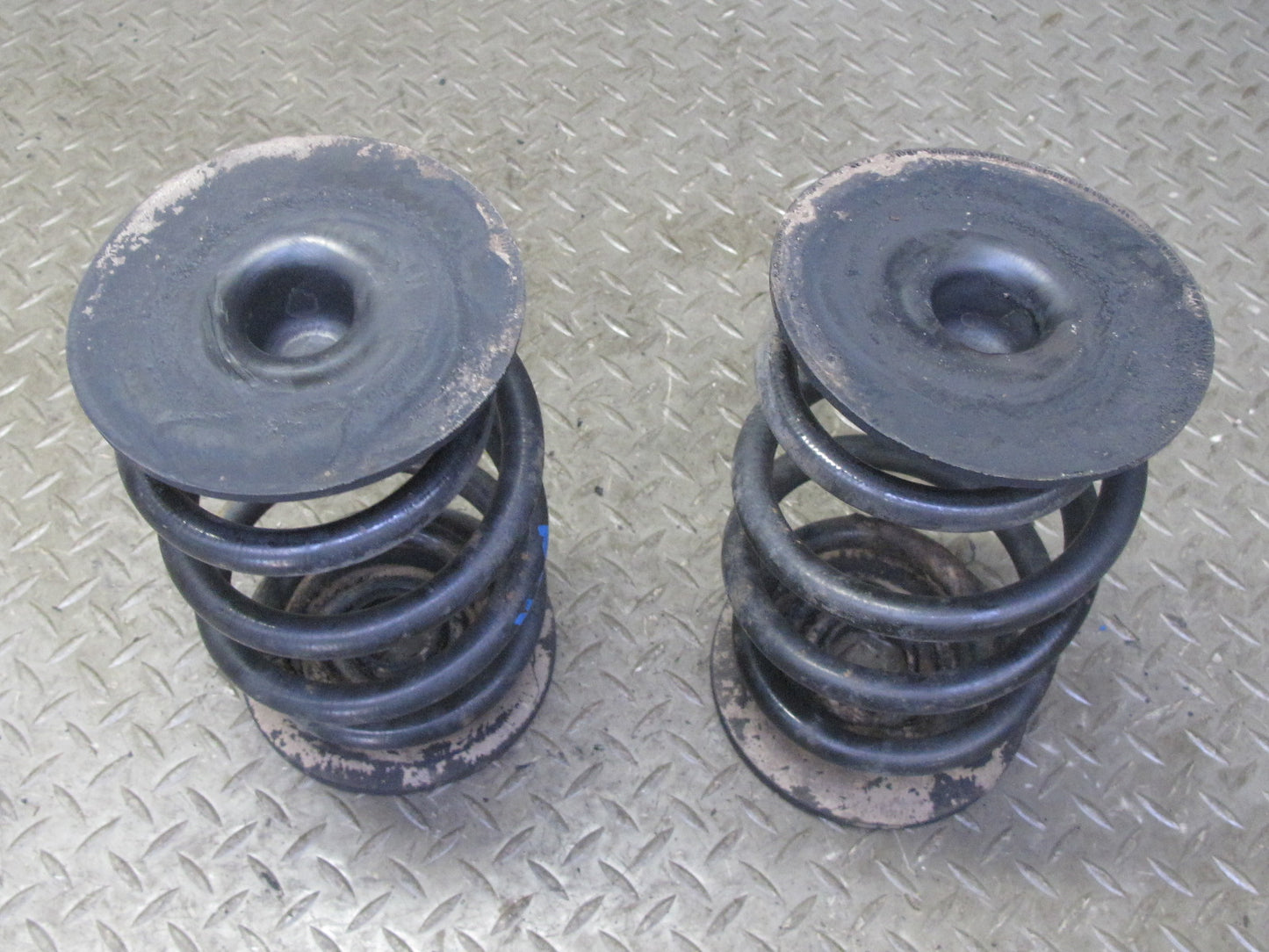 97-00 BMW E36/7 Z3 2.8L Roadster Set of 2 Rear Left & Right Coil Spring OEM