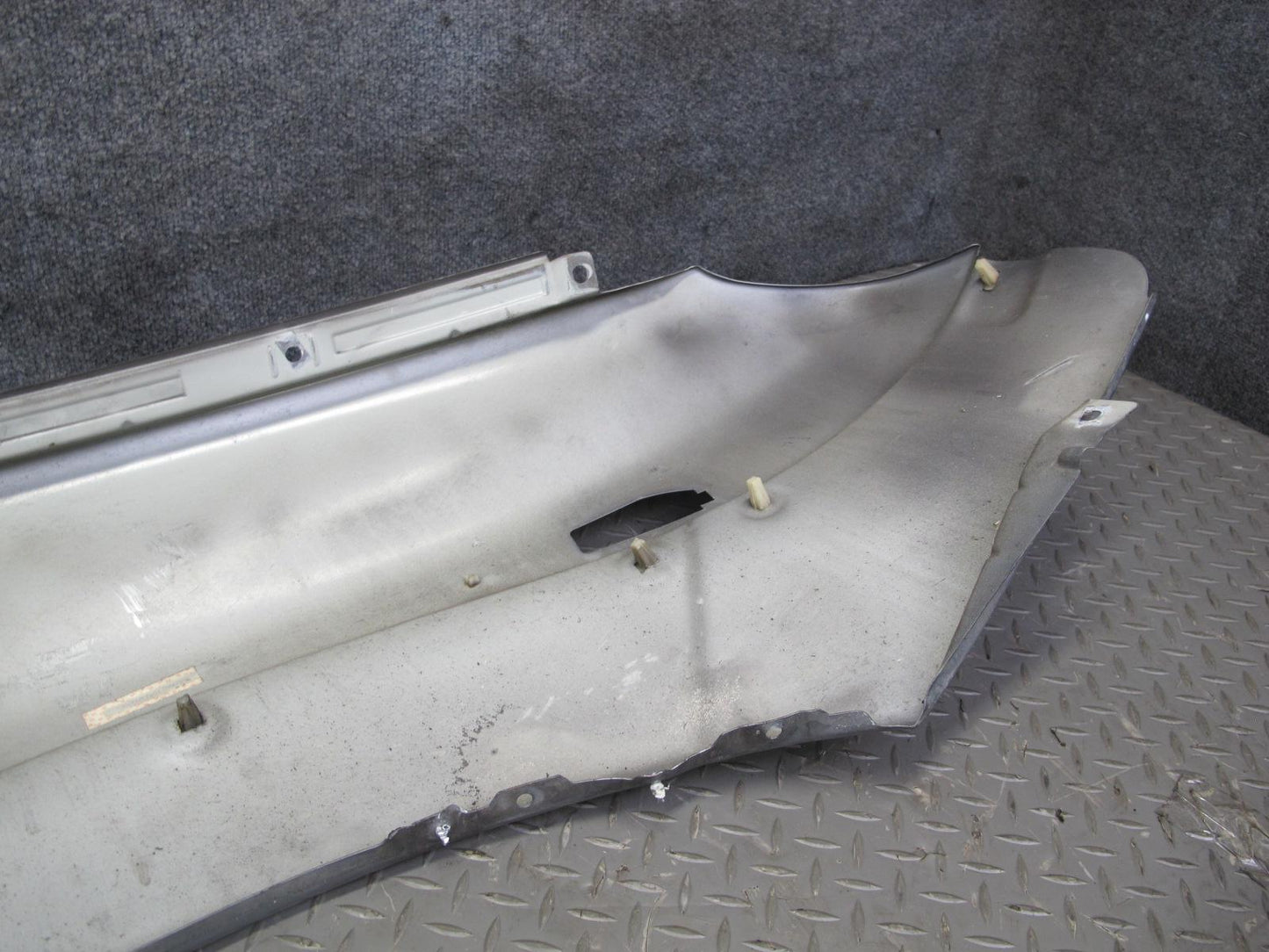 99-01 Isuzu Vehicross Front Left Fender Shell Panel Kaiser Silver Metallic OEM