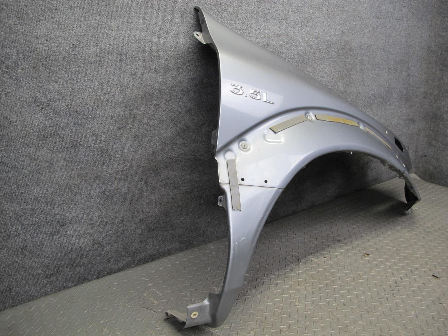 99-01 Isuzu Vehicross Front Right Fender Shell Panel Kaiser Silver Metallic OEM