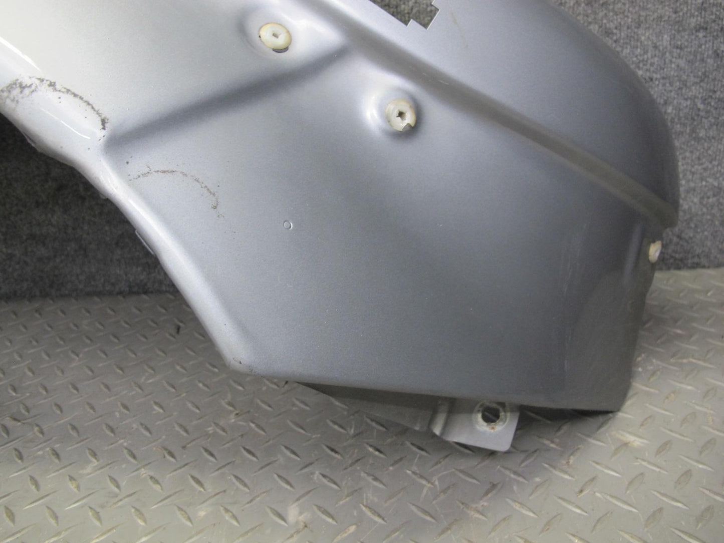 99-01 Isuzu Vehicross Front Right Fender Shell Panel Kaiser Silver Metallic OEM