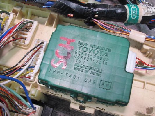 96-97 Lexus UZZ30L SC400 Interior Fuse Relay Box Module w Integration Relay OEM