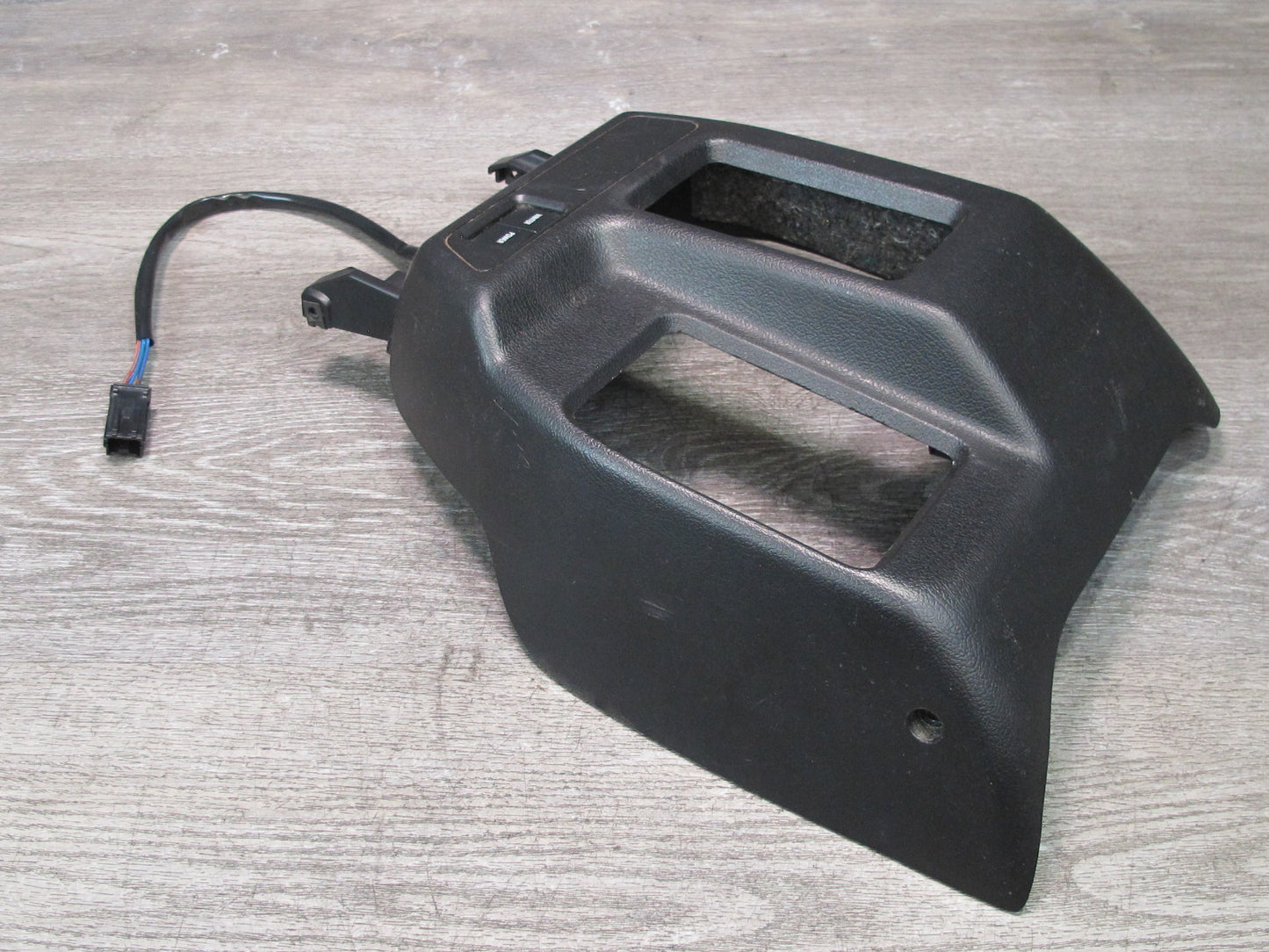 99-01 Isuzu Vehicross Center Console Shifter Trim Panel 8971203720 OEM