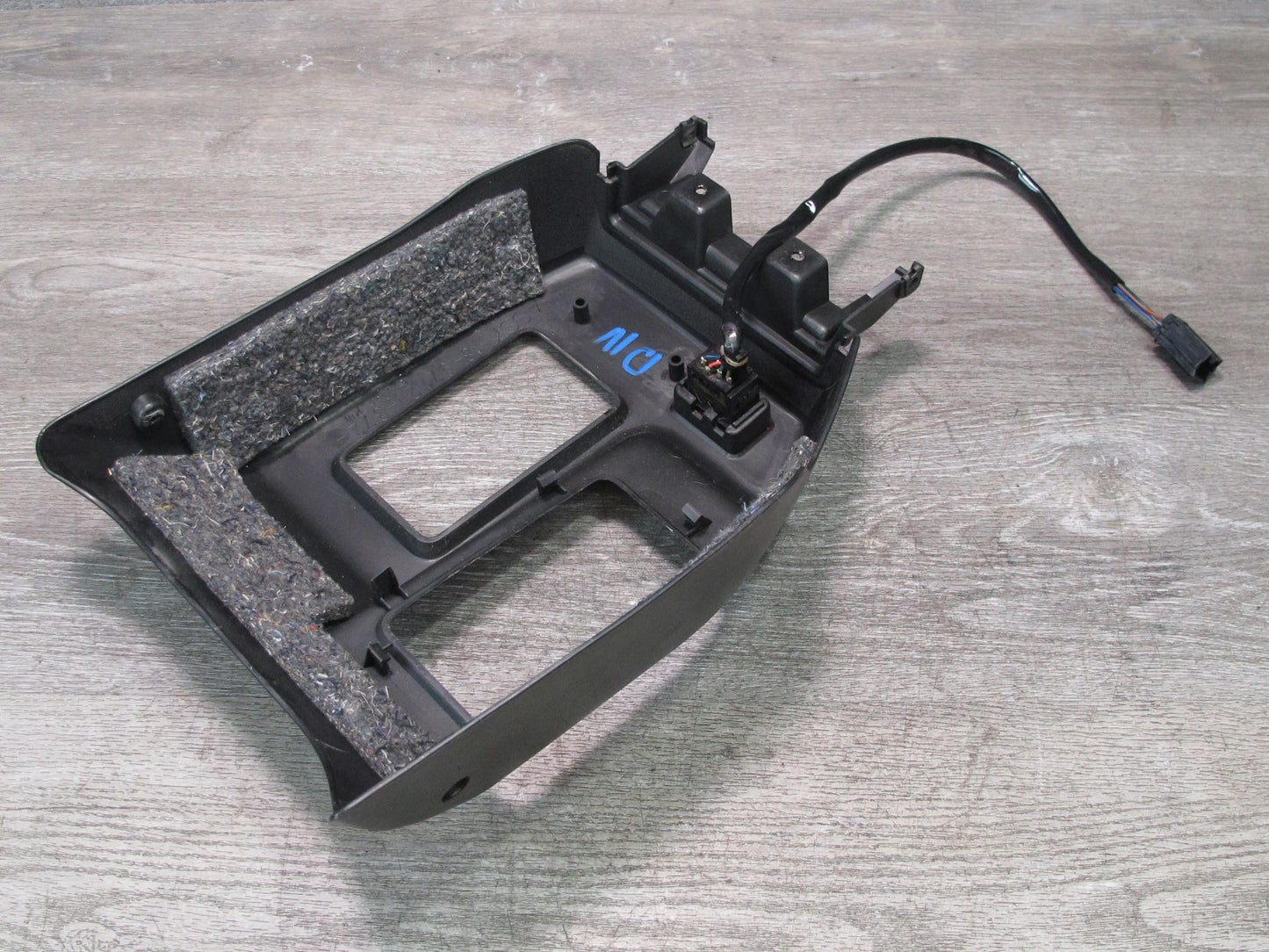 99-01 Isuzu Vehicross Center Console Shifter Trim Panel 8971203720 OEM