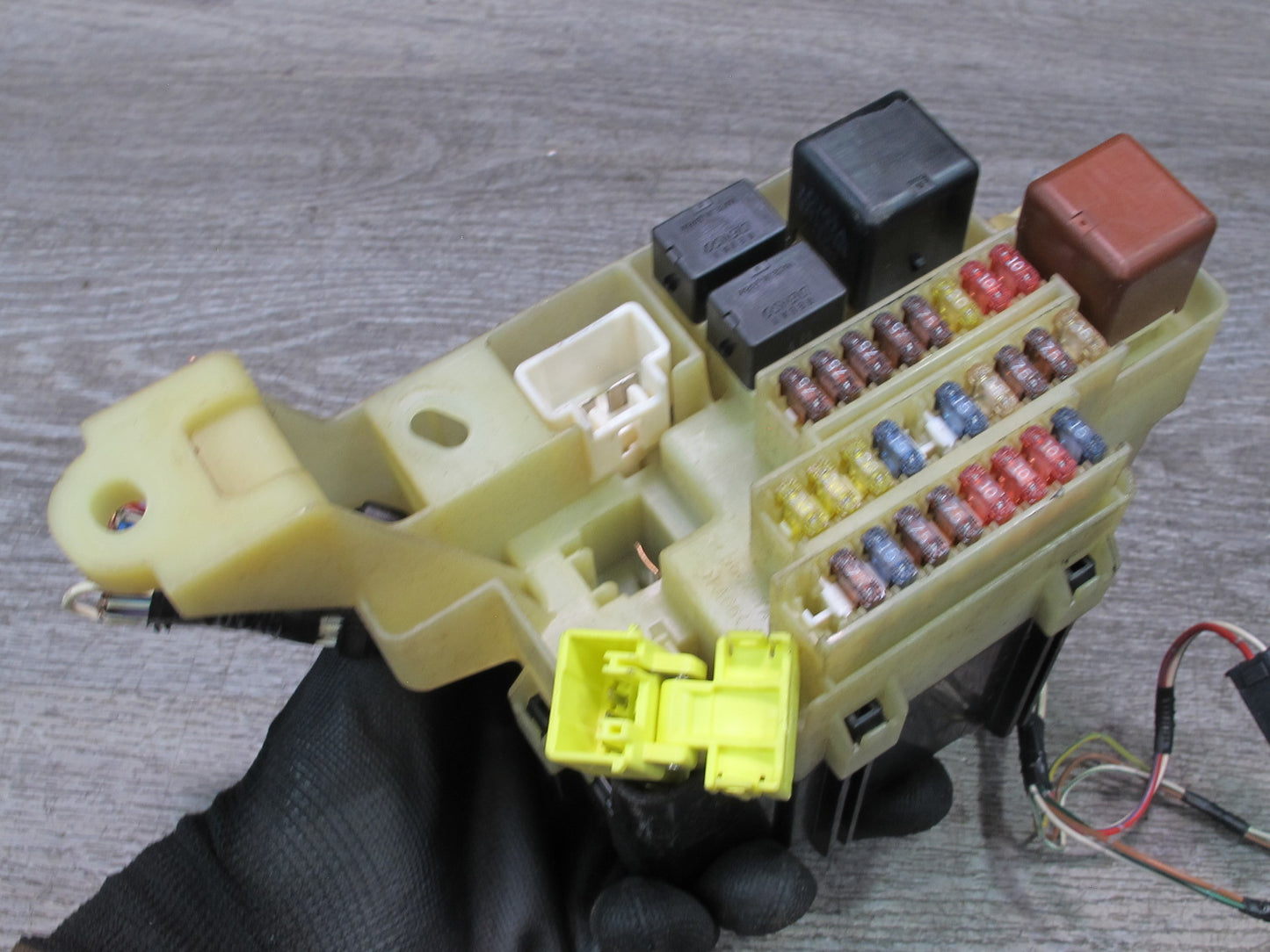 00-05 Toyota MR2 Spyder ZZW30L Interior Dash Fuse Relay Box Module OEM