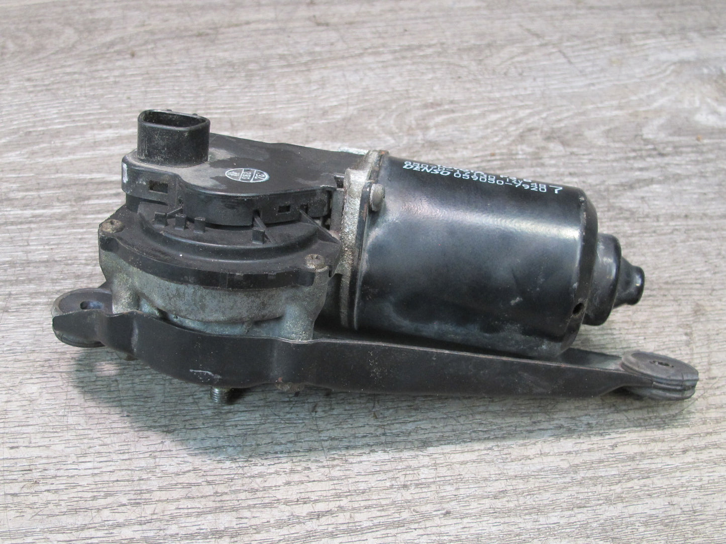 00-05 Toyota MR2 Spyder ZZW30L Windshield Wiper Transmission Linkage w Motor OEM