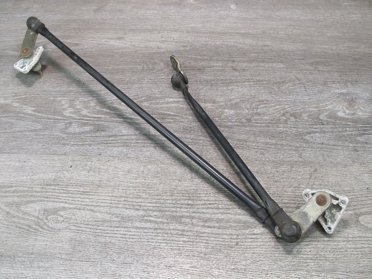 00-05 Toyota MR2 Spyder ZZW30L Windshield Wiper Transmission Linkage w Motor OEM