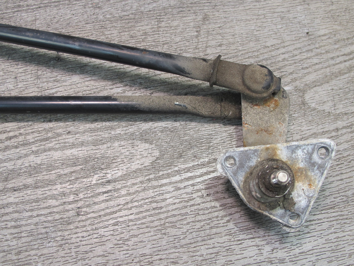 00-05 Toyota MR2 Spyder ZZW30L Windshield Wiper Transmission Linkage w Motor OEM