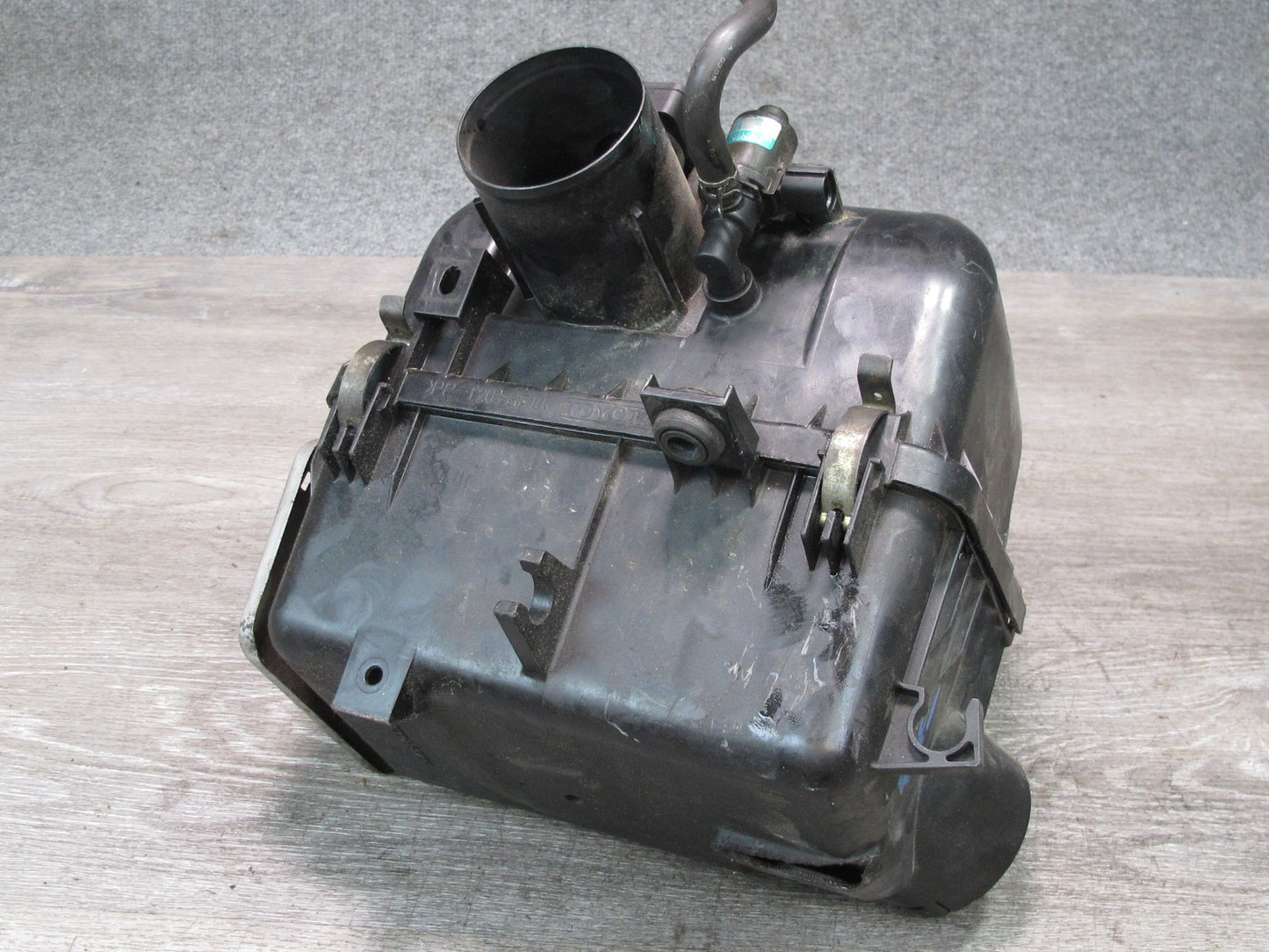 00-05 Toyota MR2 Spyder ZZW30L Air Intake Cleaner Filter Box w Sensor OEM