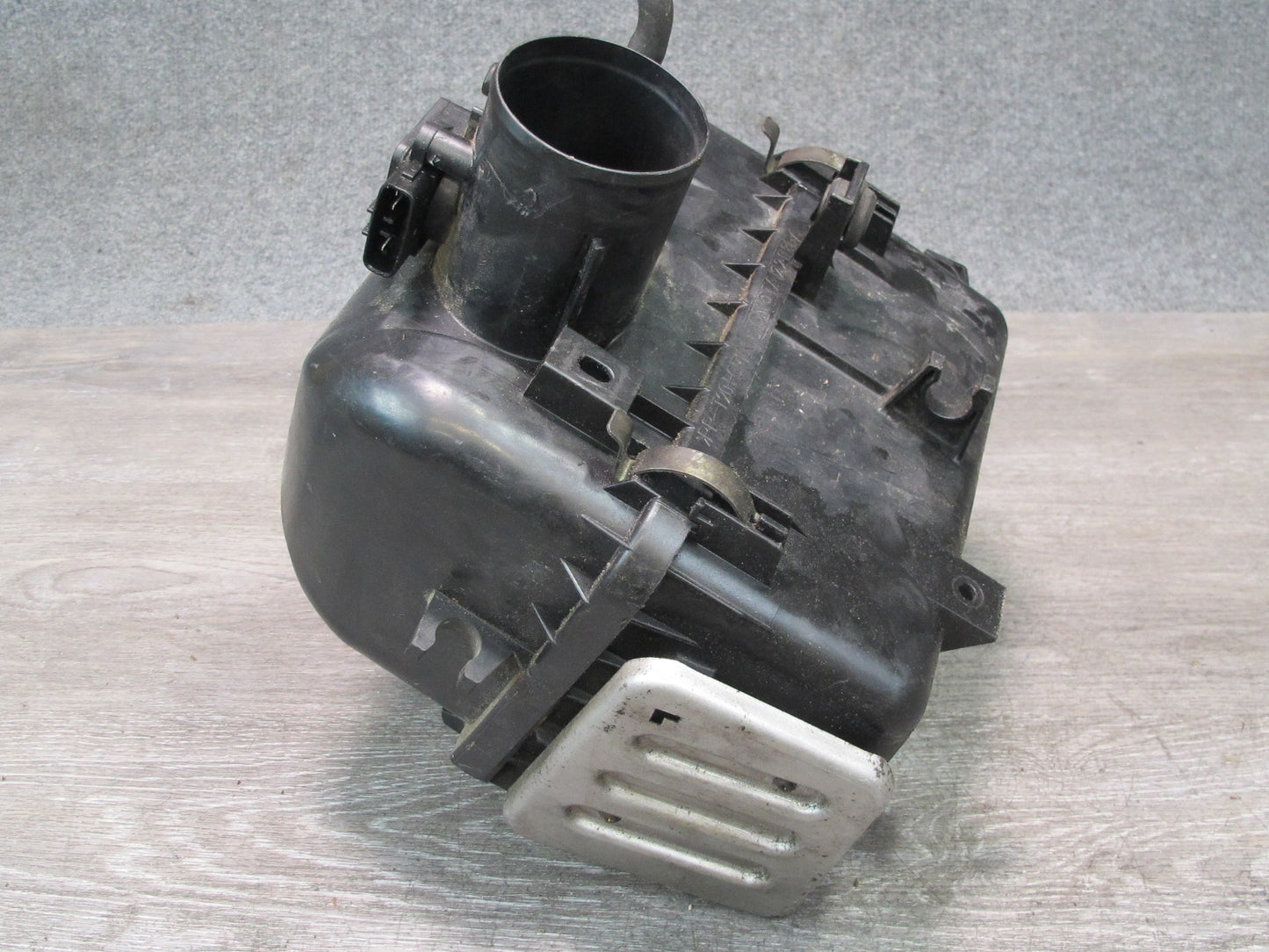 00-05 Toyota MR2 Spyder ZZW30L Air Intake Cleaner Filter Box w Sensor OEM