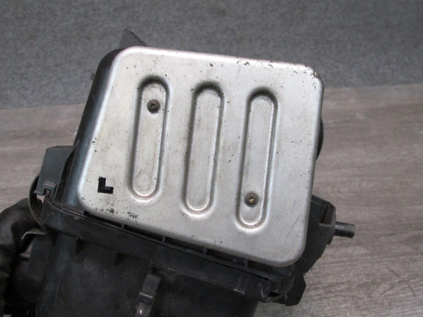 00-05 Toyota MR2 Spyder ZZW30L Air Intake Cleaner Filter Box w Sensor OEM