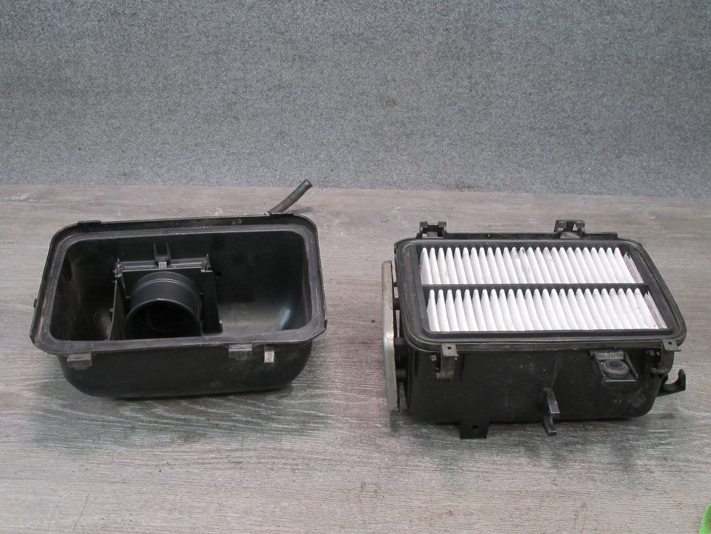 00-05 Toyota MR2 Spyder ZZW30L Air Intake Cleaner Filter Box w Sensor OEM