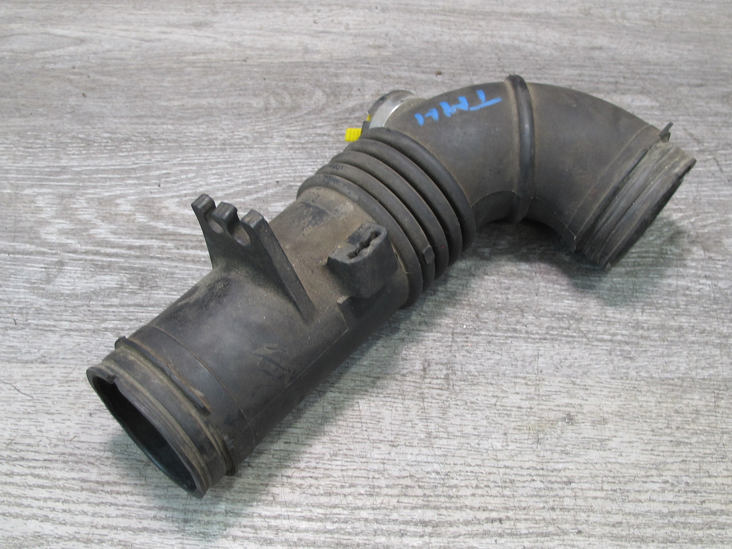 00-05 Toyota MR2 Spyder ZZW30L Air Intake Hose Duct Pipe Line 17881-22050 OEM
